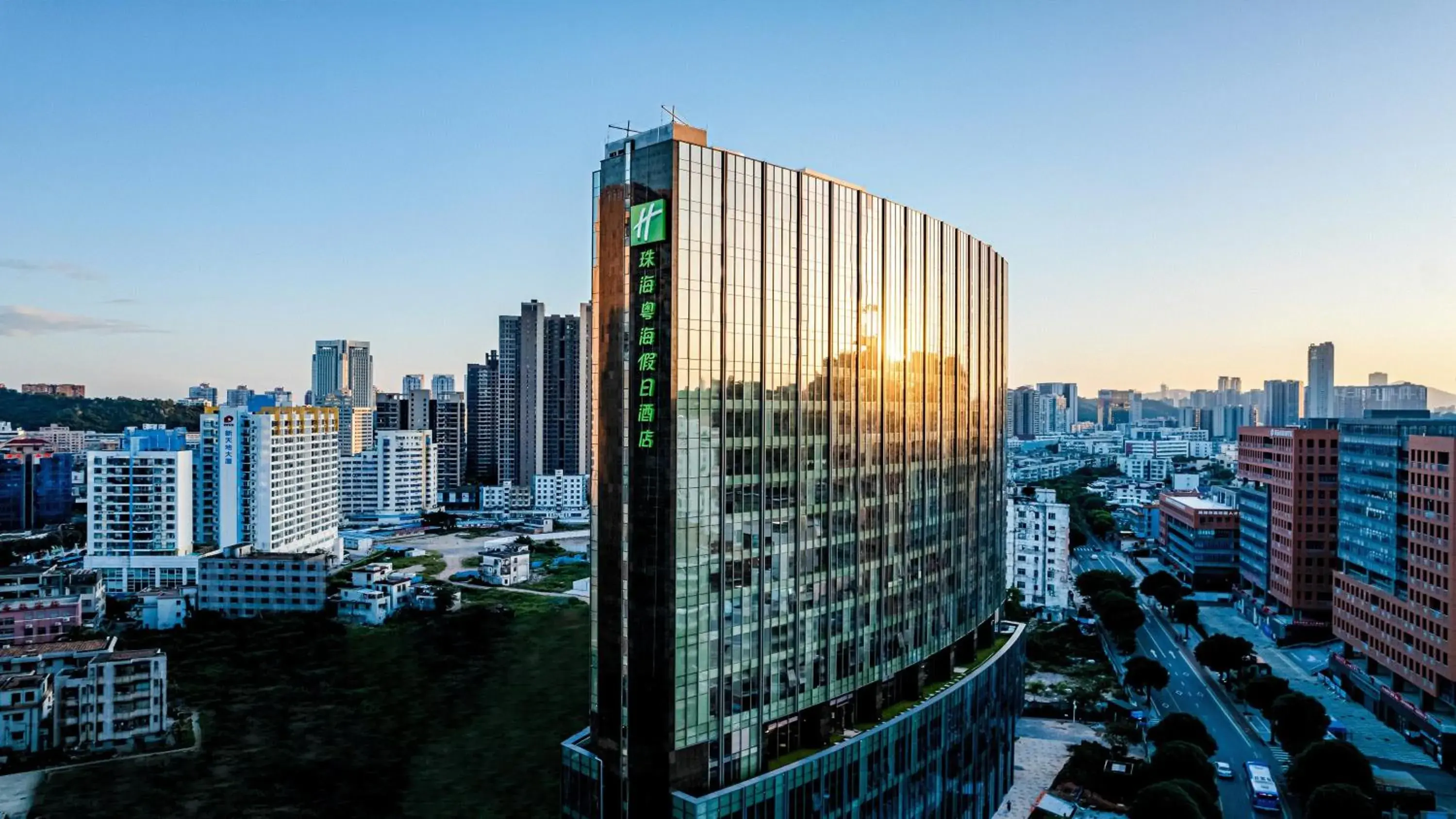 Property building in Holiday Inn Zhuhai City Center, an IHG Hotel