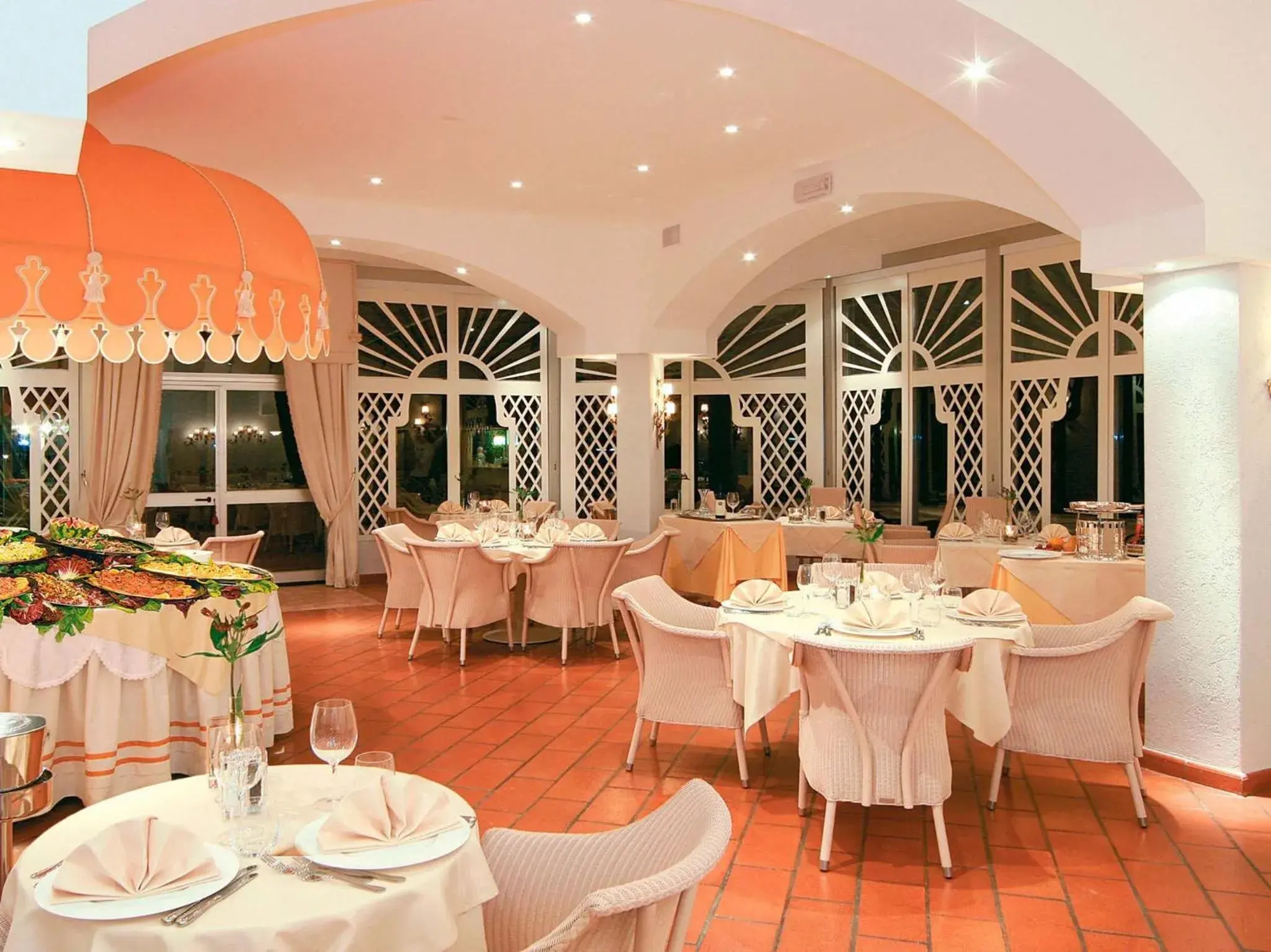Restaurant/Places to Eat in Hotel Maracaibo