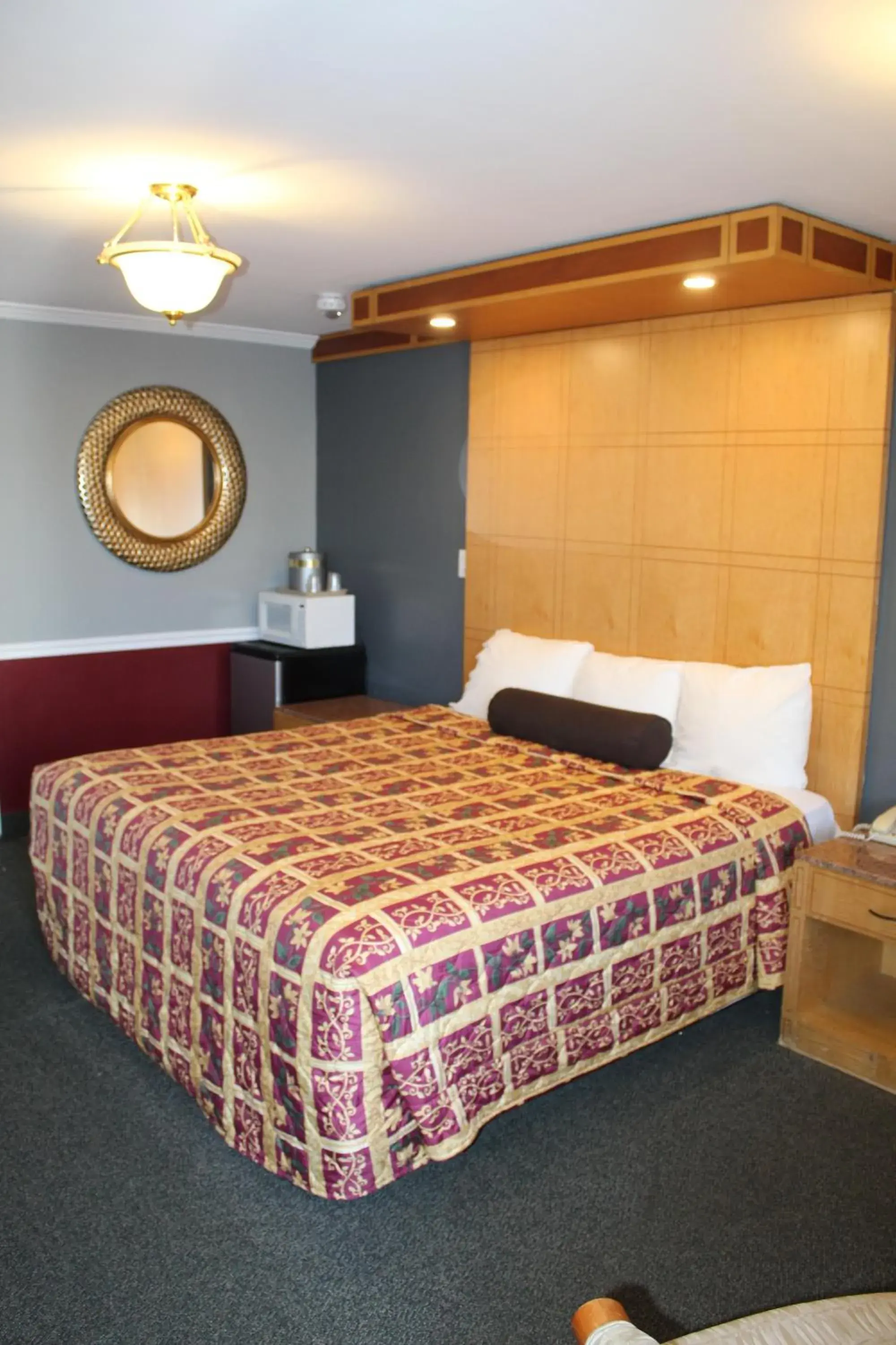 Bed in Liberty Inn
