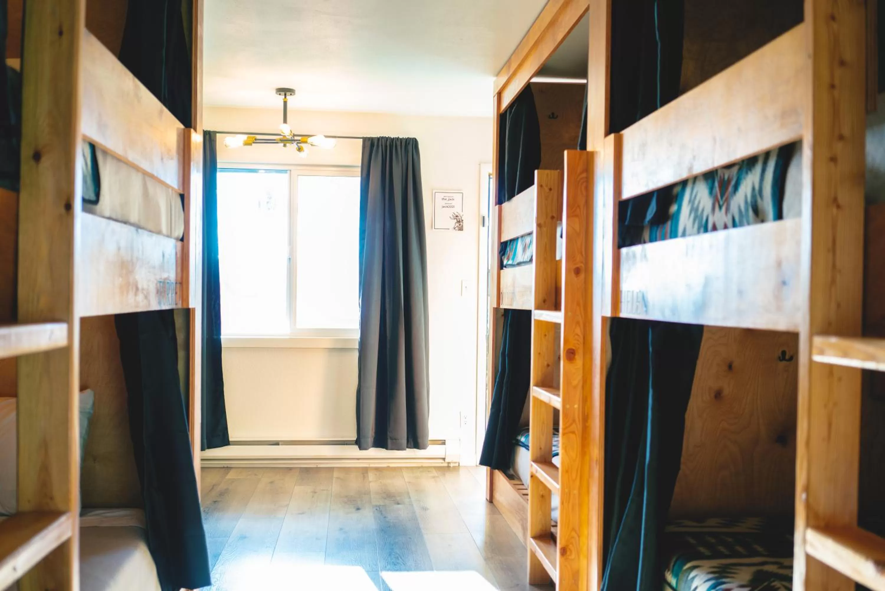 bunk bed in Jackalope Motor Lodge