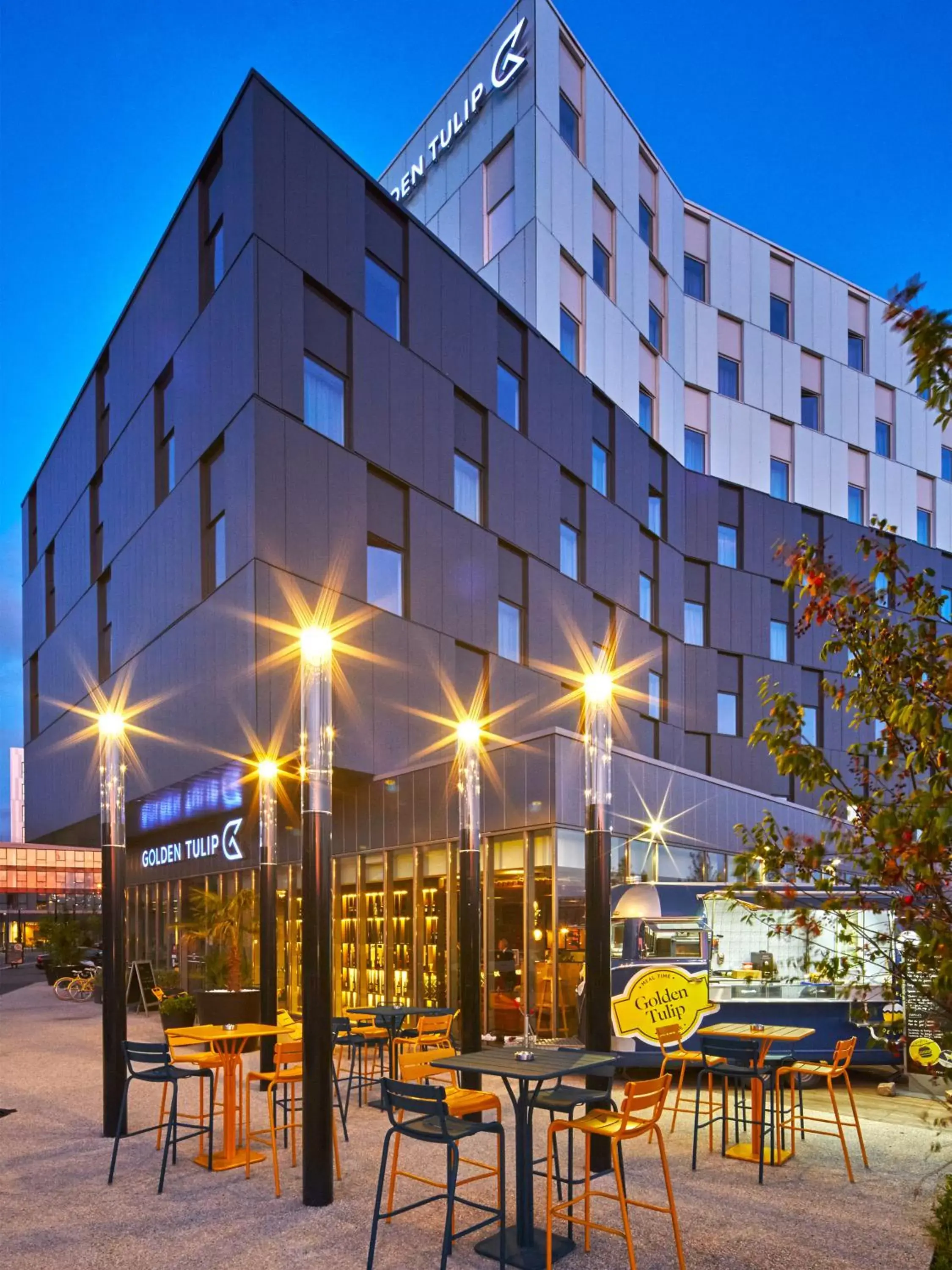 Facade/entrance, Property Building in Golden Tulip Bordeaux Euratlantique