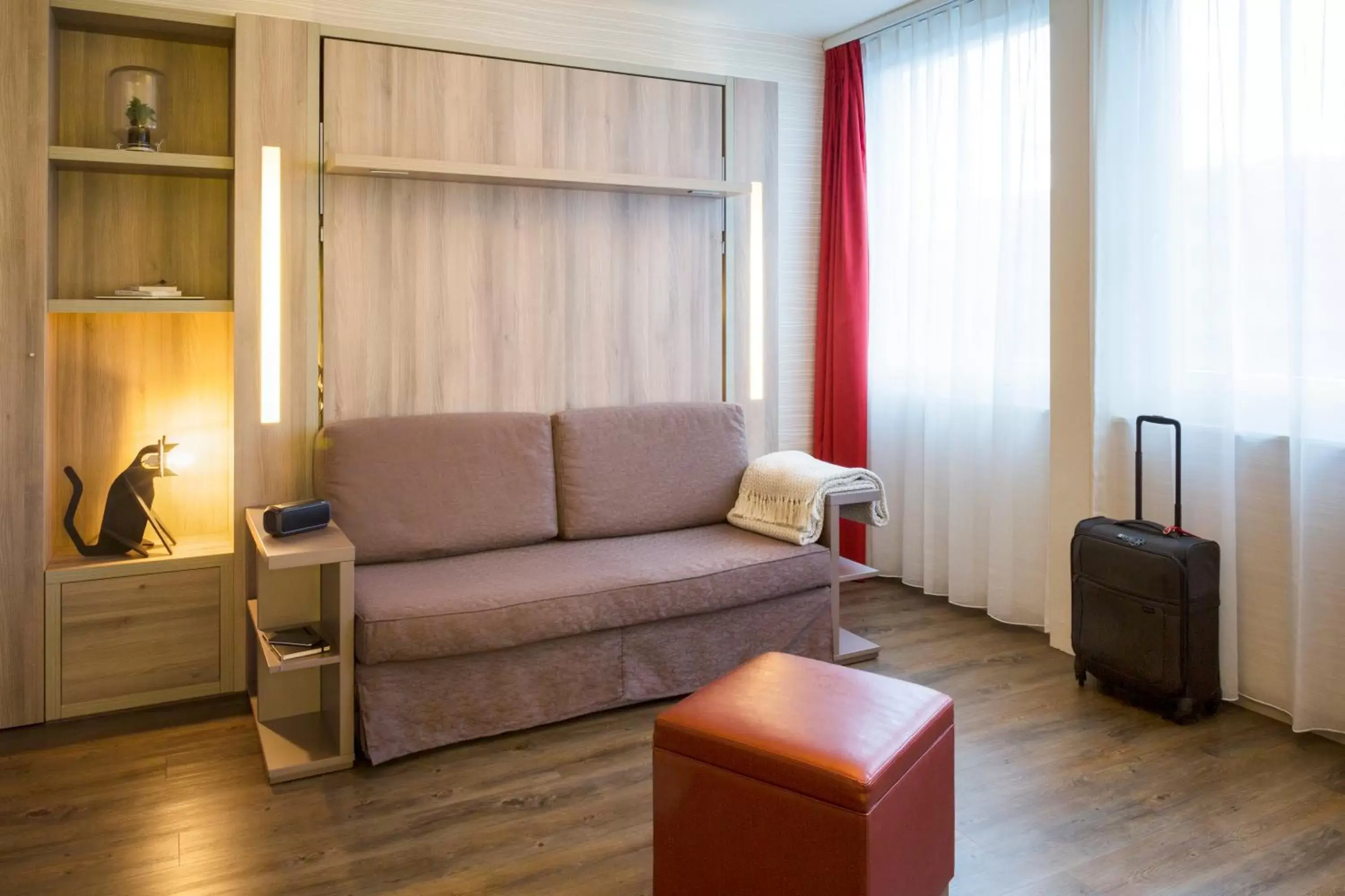 Living room, Seating Area in Aparthotel Adagio Basel City