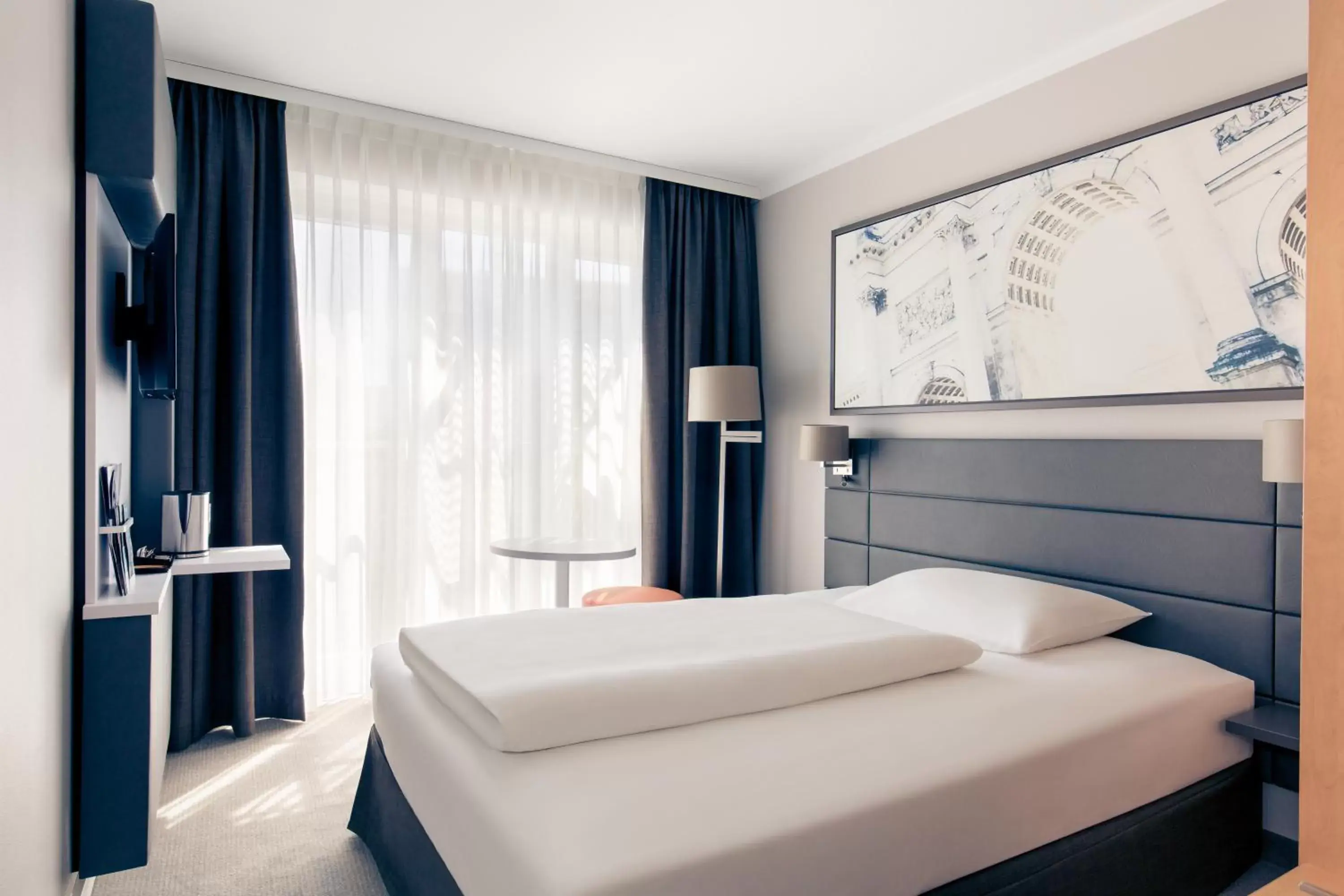 Bed in Mercure Hotel München-Schwabing