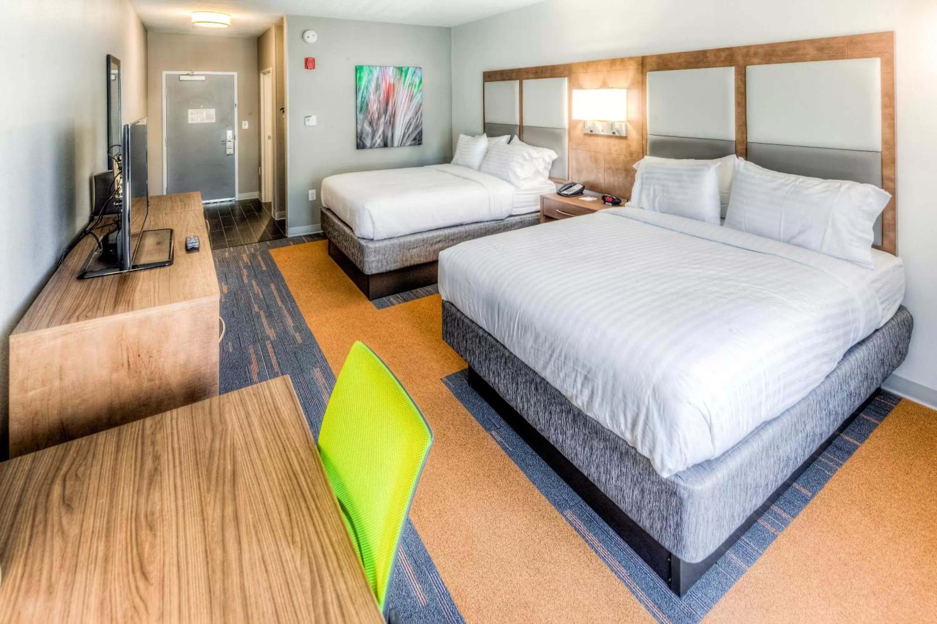 Bedroom, Bed in Holiday Inn Express & Suites Cleveland/Westlake, an IHG Hotel