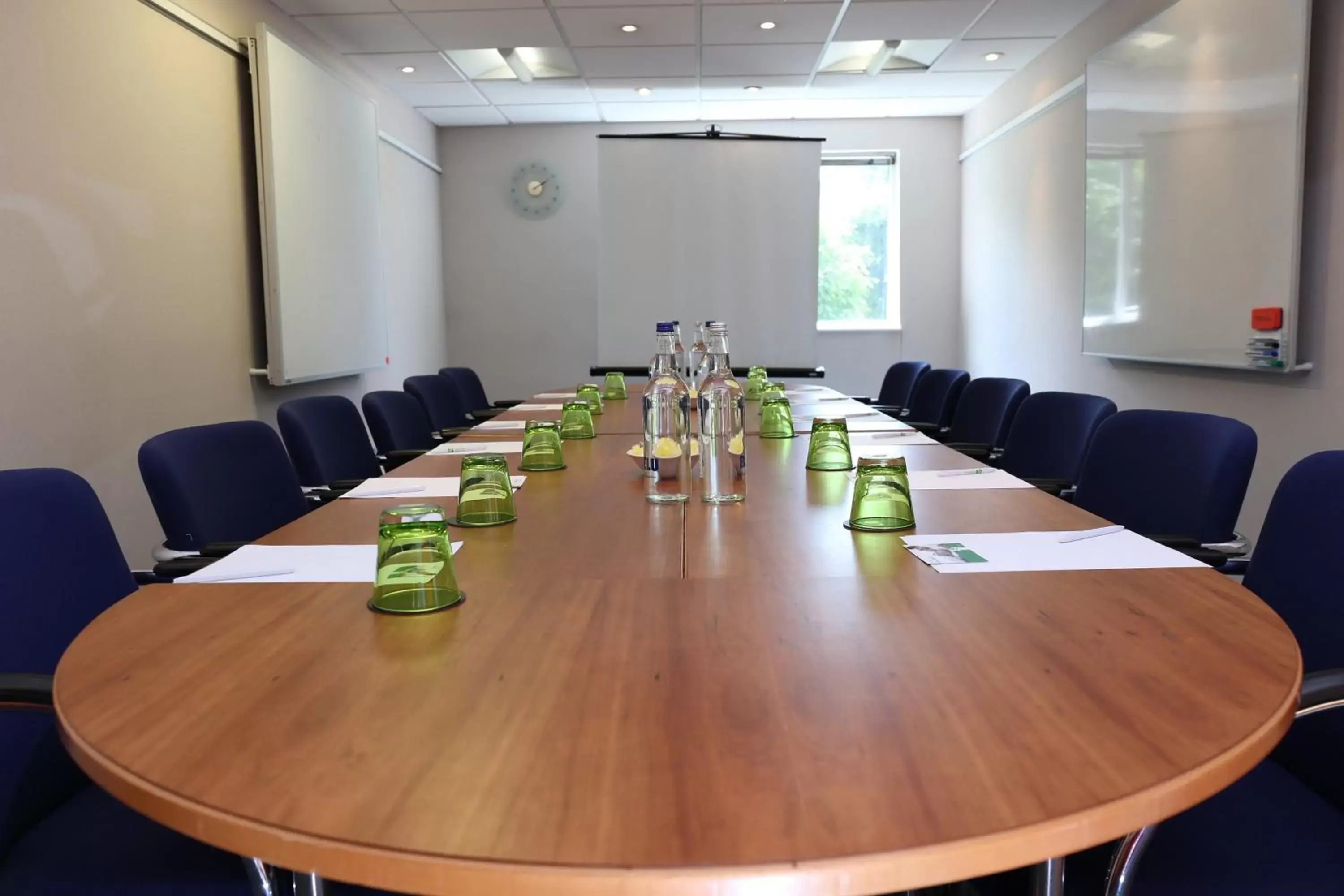 Meeting/conference room in Holiday Inn Maidstone-Sevenoaks, an IHG Hotel