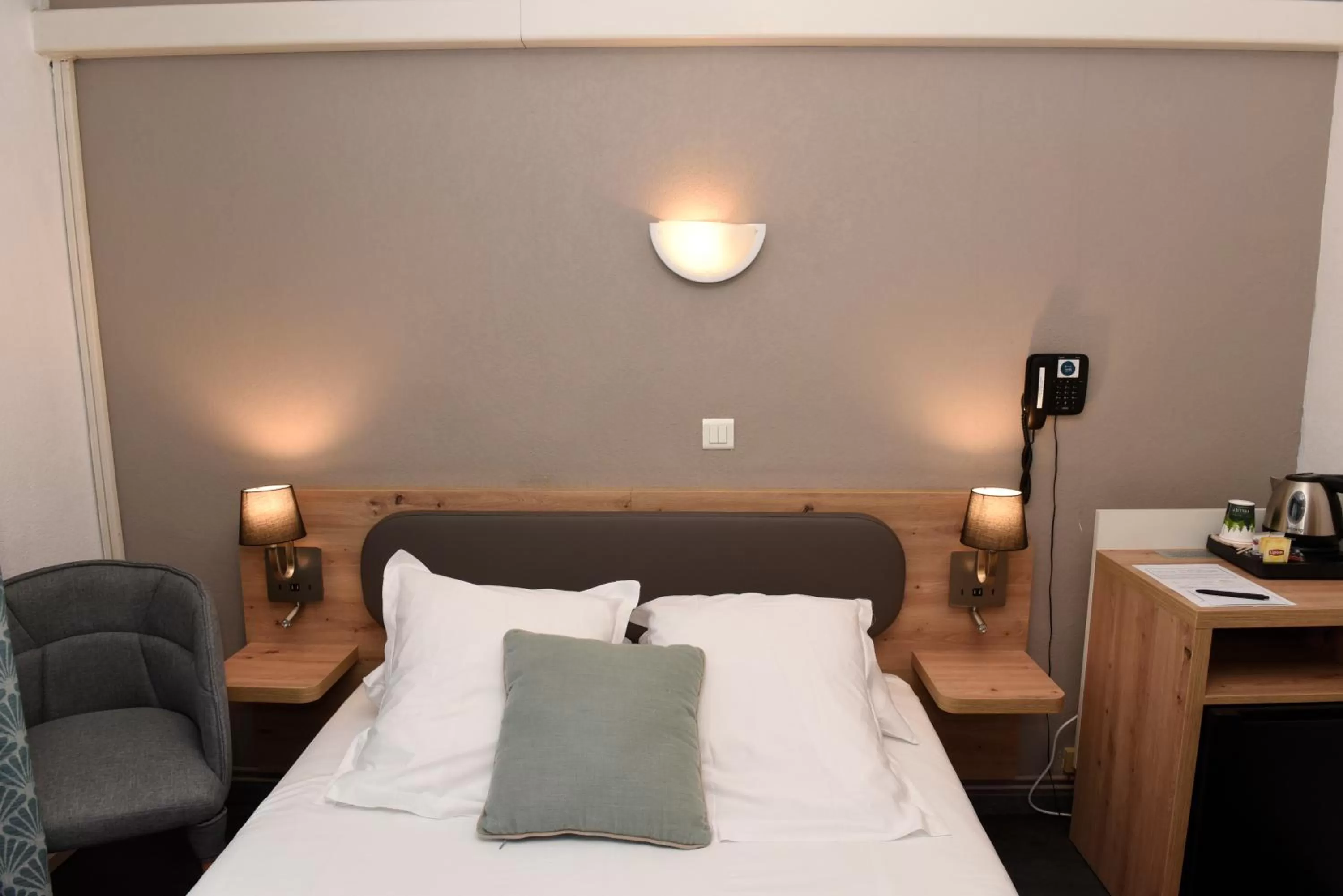 Bedroom in Azur Hôtel