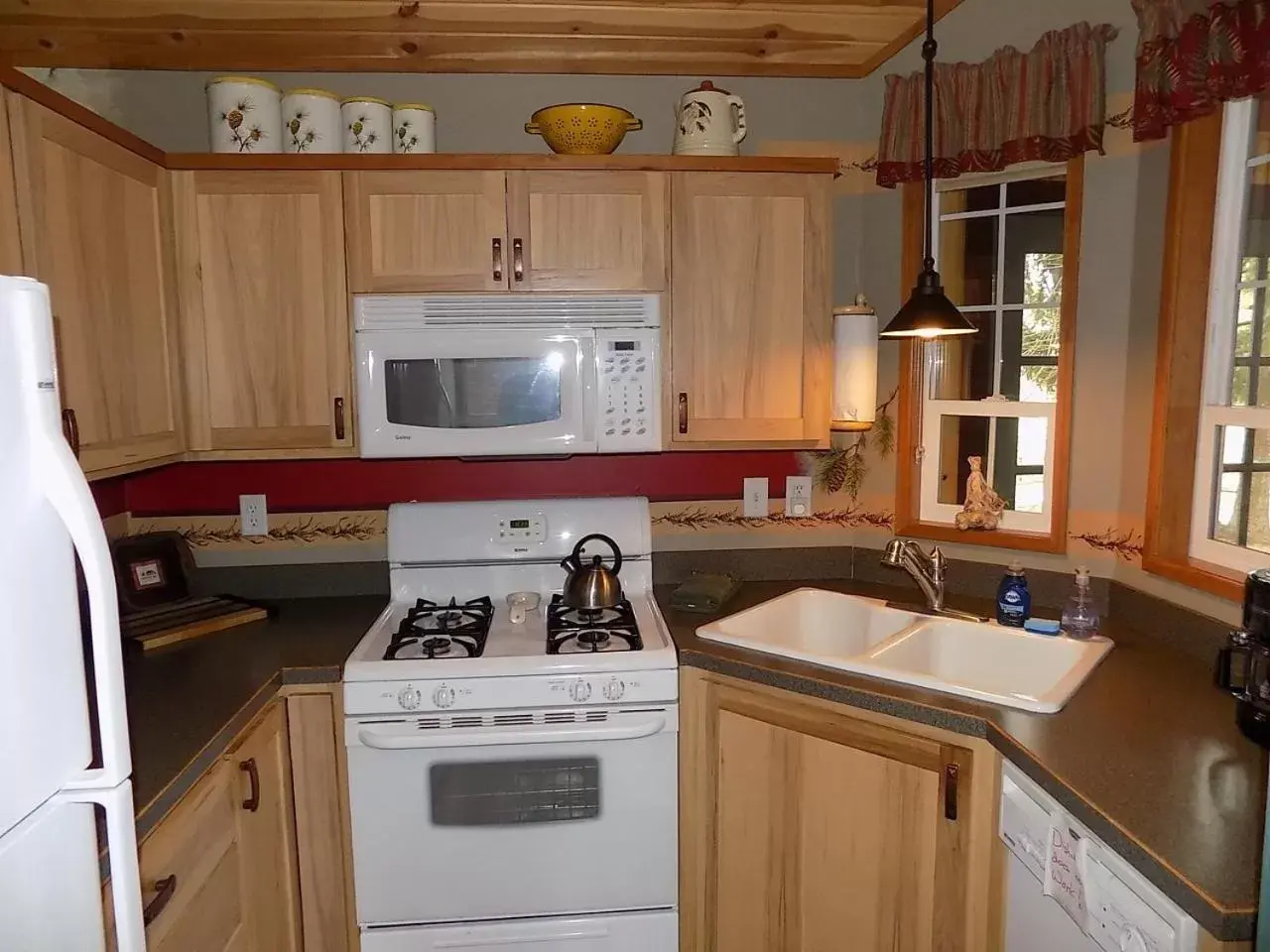 Kitchen or kitchenette, Kitchen/Kitchenette in Cold Springs Resort