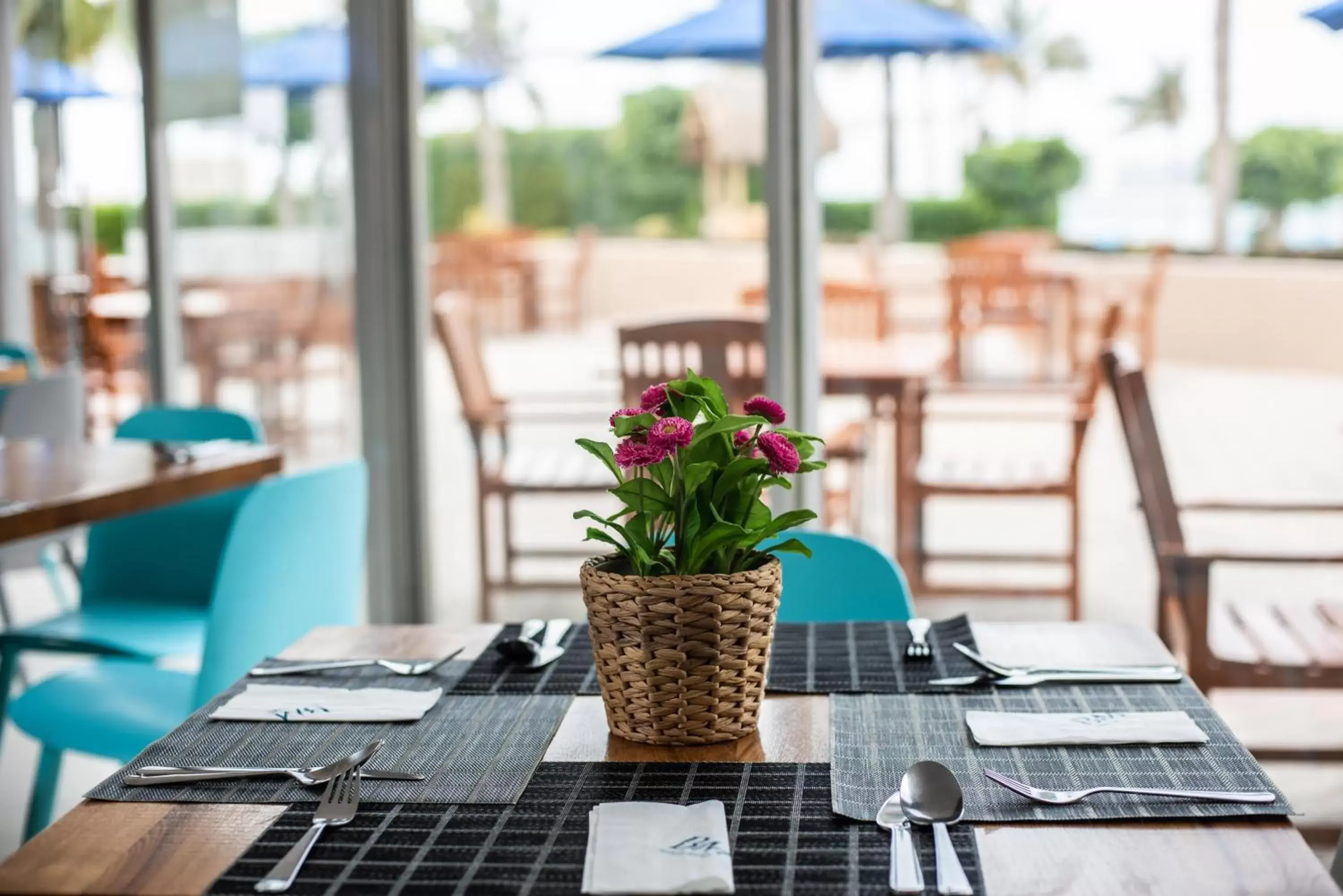 Restaurant/Places to Eat in BM Beach Resort