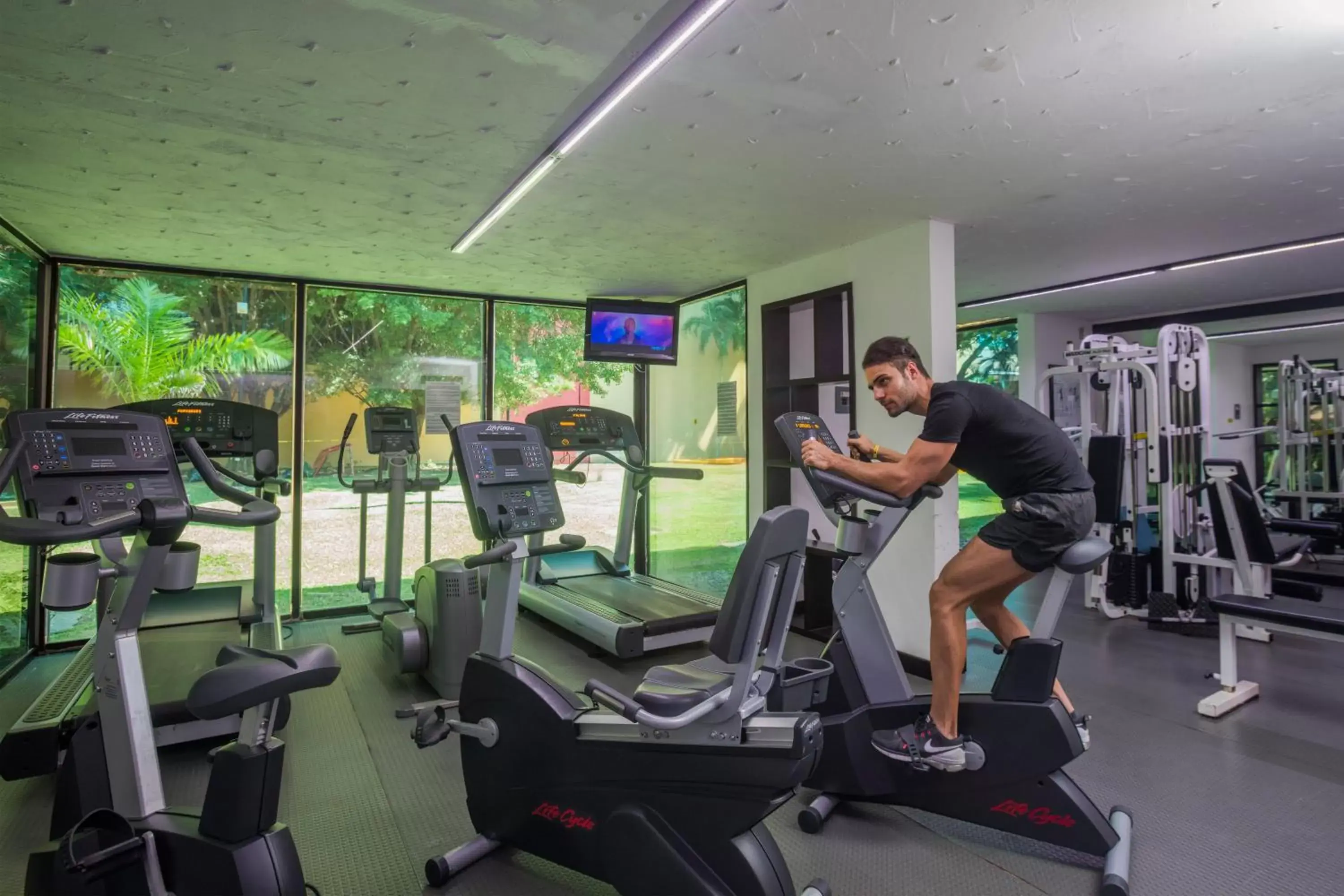 Fitness centre/facilities, Fitness Center/Facilities in Holiday Inn Resort Ixtapa All-Inclusive, an IHG Hotel