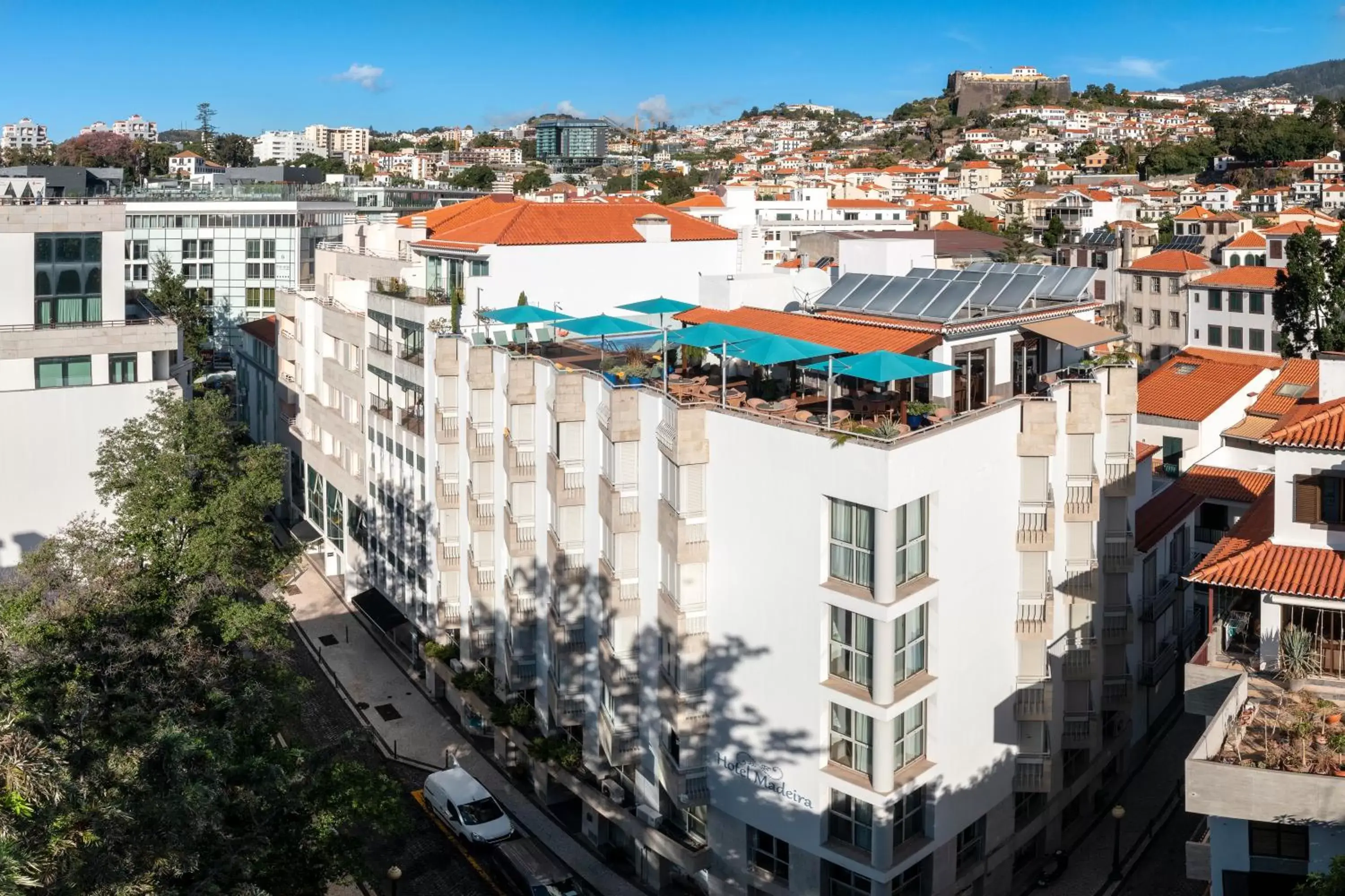 Property building, Bird's-eye View in Hotel Madeira