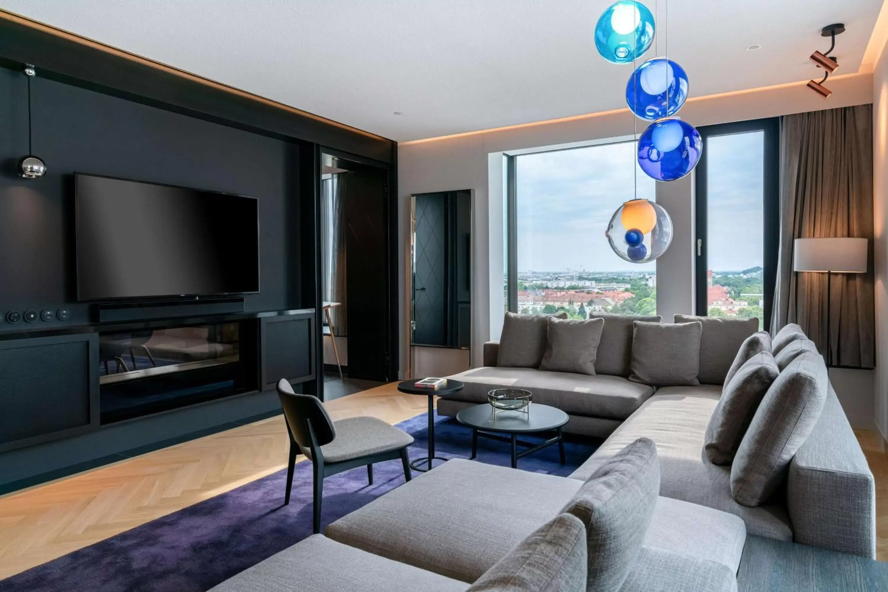 Photo of the whole room, Seating Area in Andaz Munich Schwabinger Tor - a concept by Hyatt