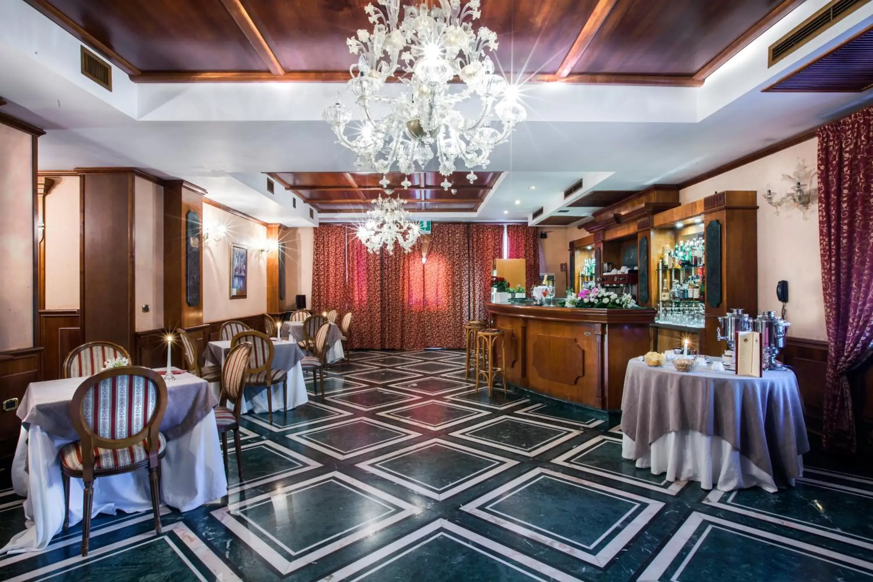 Lounge or bar, Restaurant/Places to Eat in Grand Hotel Gianicolo