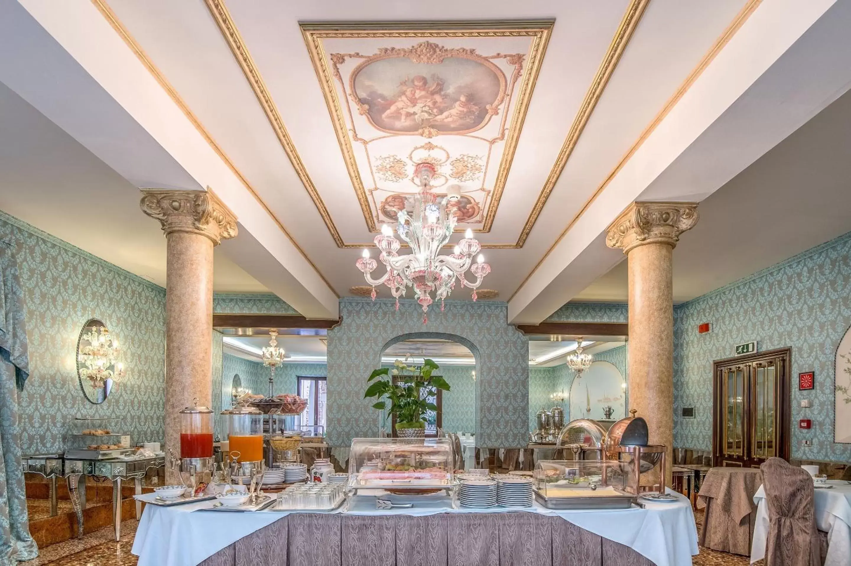 Restaurant/Places to Eat in Hotel Giorgione