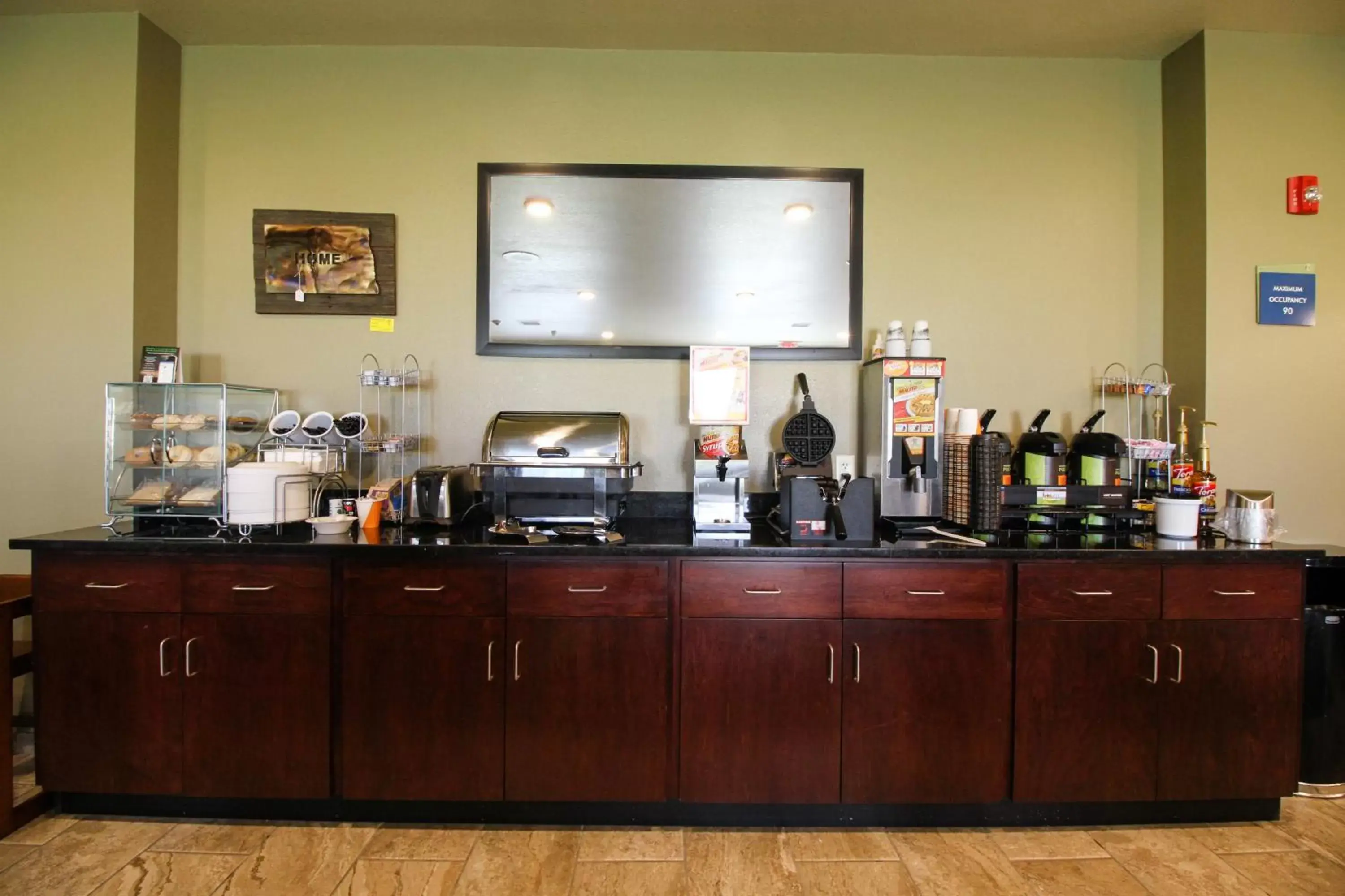 Food and drinks, Restaurant/Places to Eat in Cobblestone Hotel & Suites - Devils Lake
