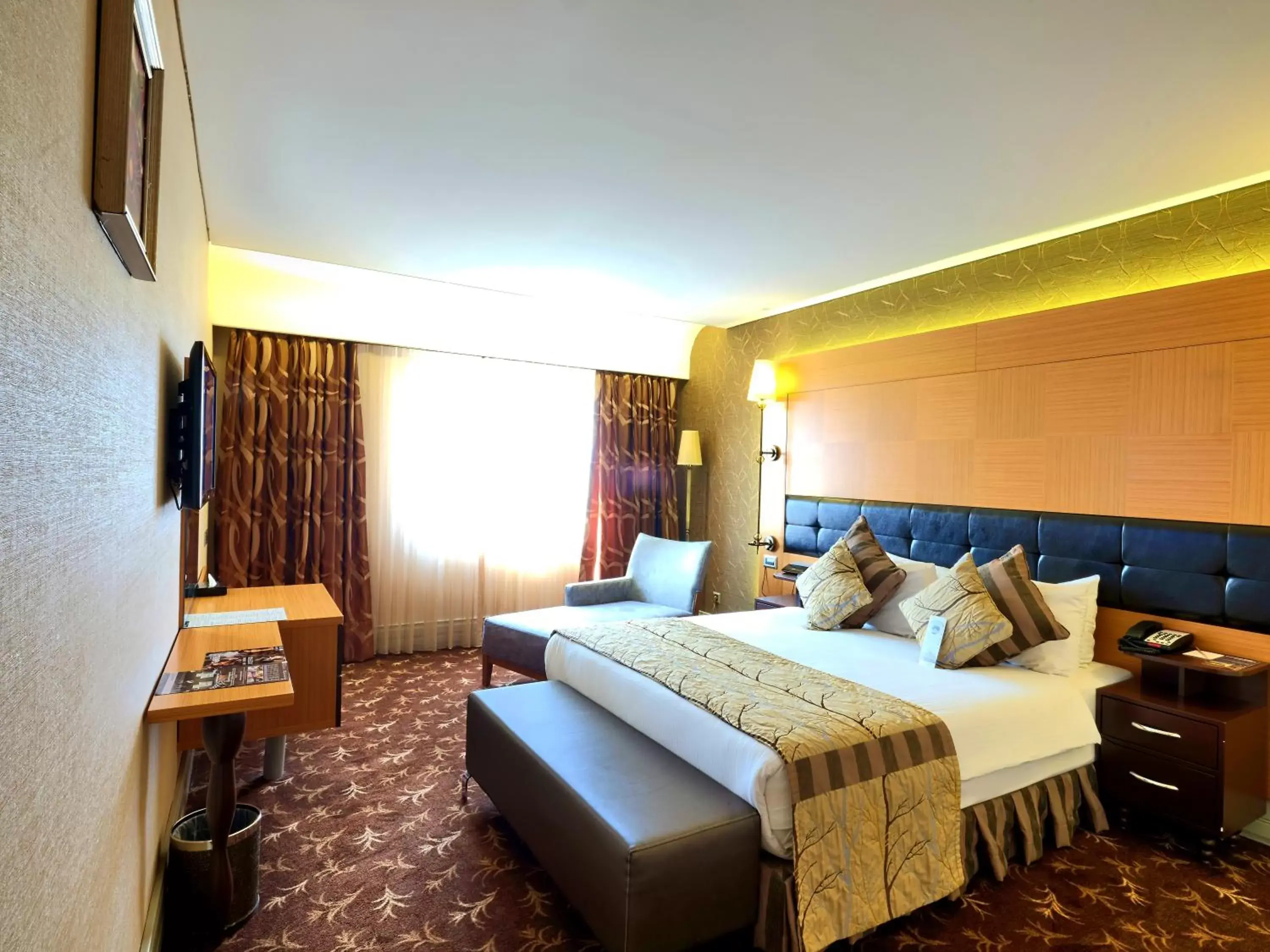 Bed in Istanbul Gonen Hotel