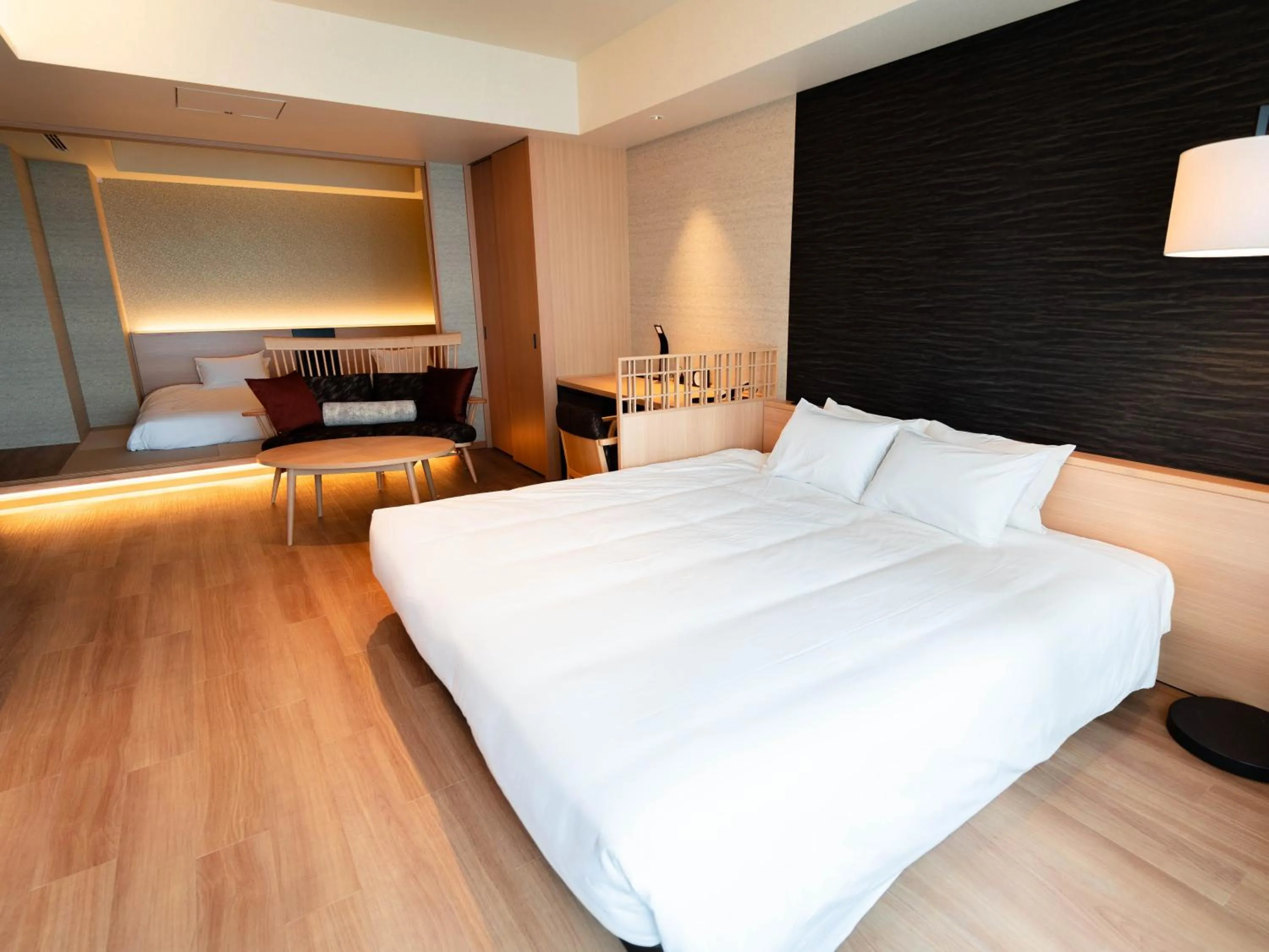 Bed in Hakodate Yunokawa Onsen Umi to Akari Hewitt Resort