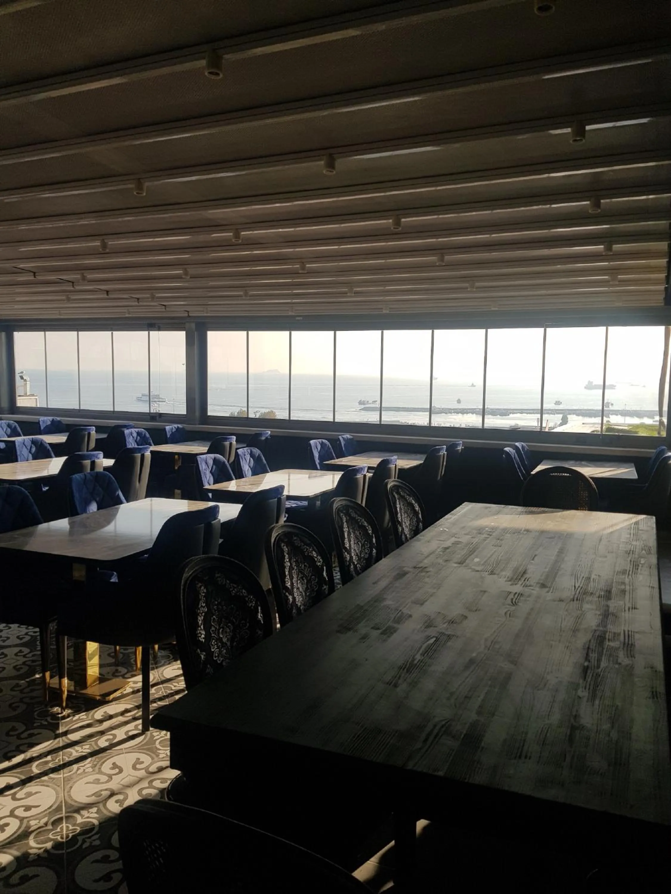 Restaurant/places to eat in Selenay Hotel