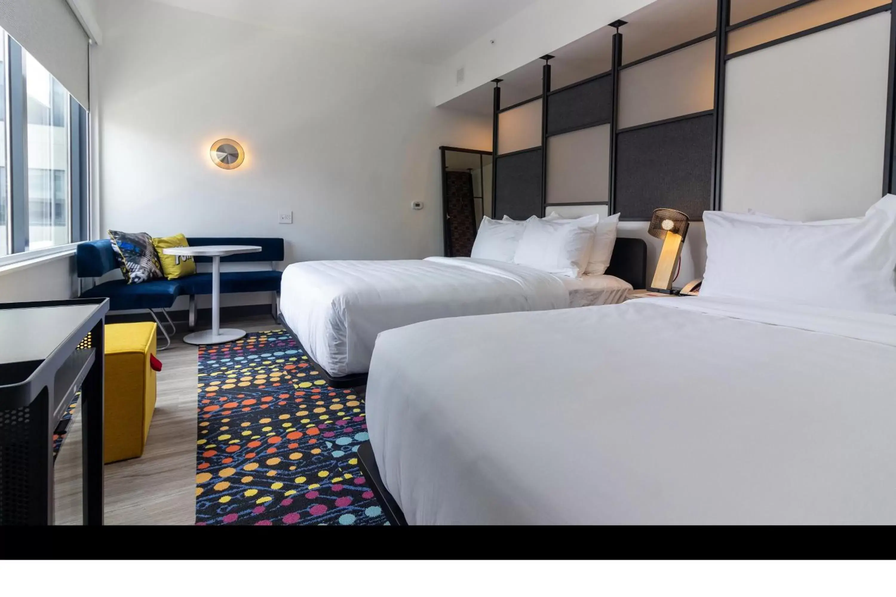 Photo of the whole room, Bed in Aloft St. Louis Cortex