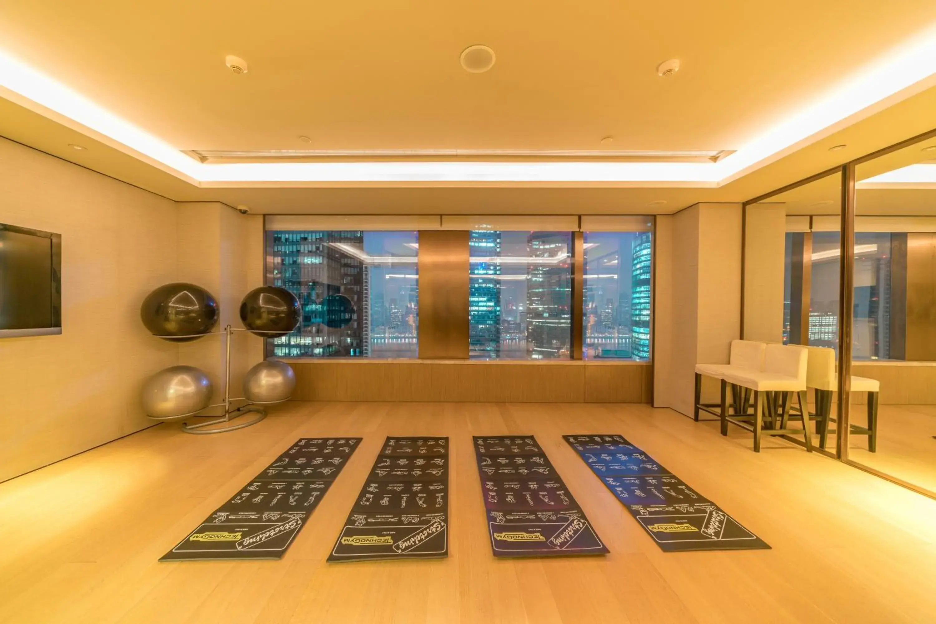 Fitness centre/facilities in IFC Residence