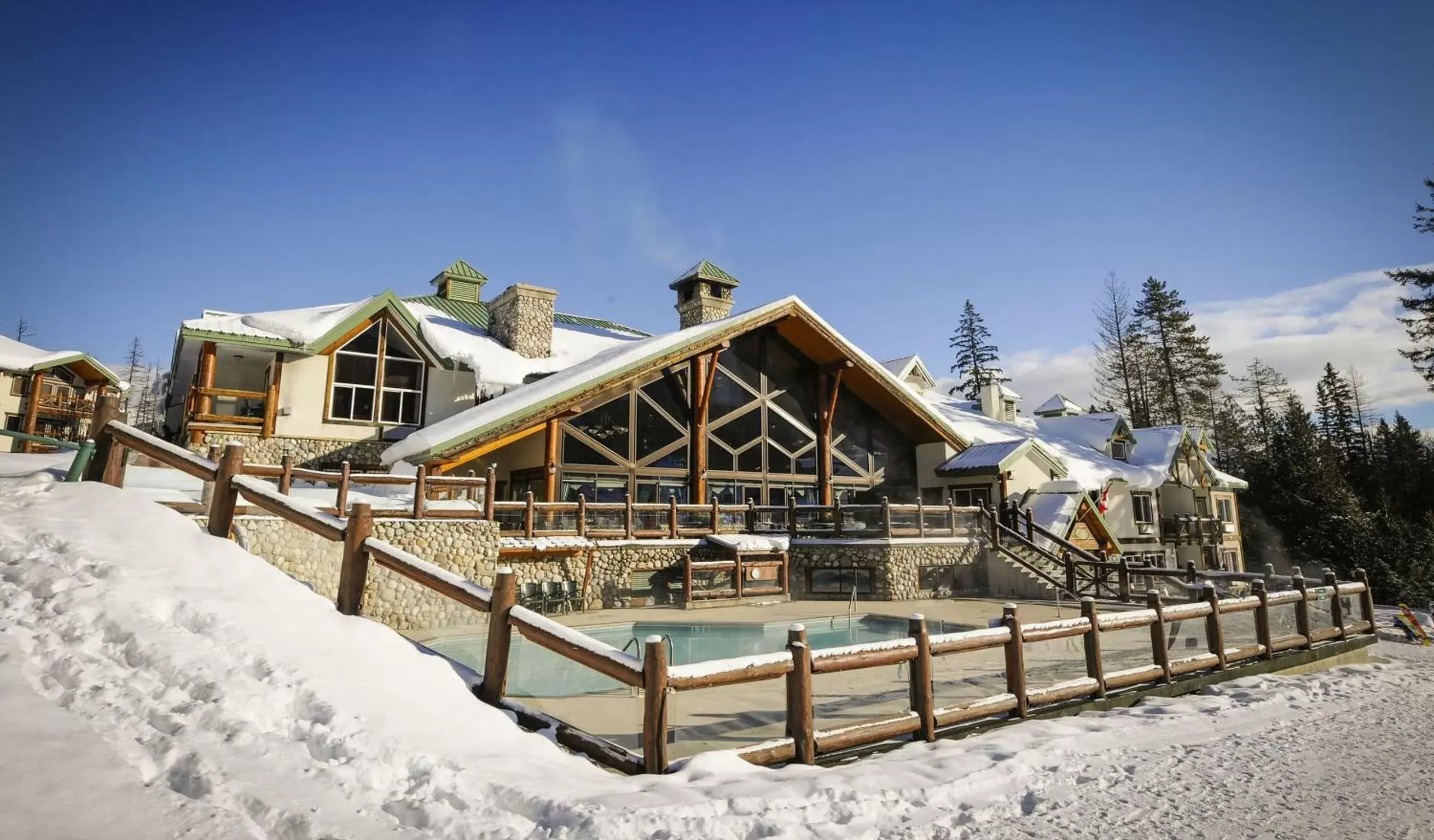 Property building, Winter in Lizard Creek Lodge