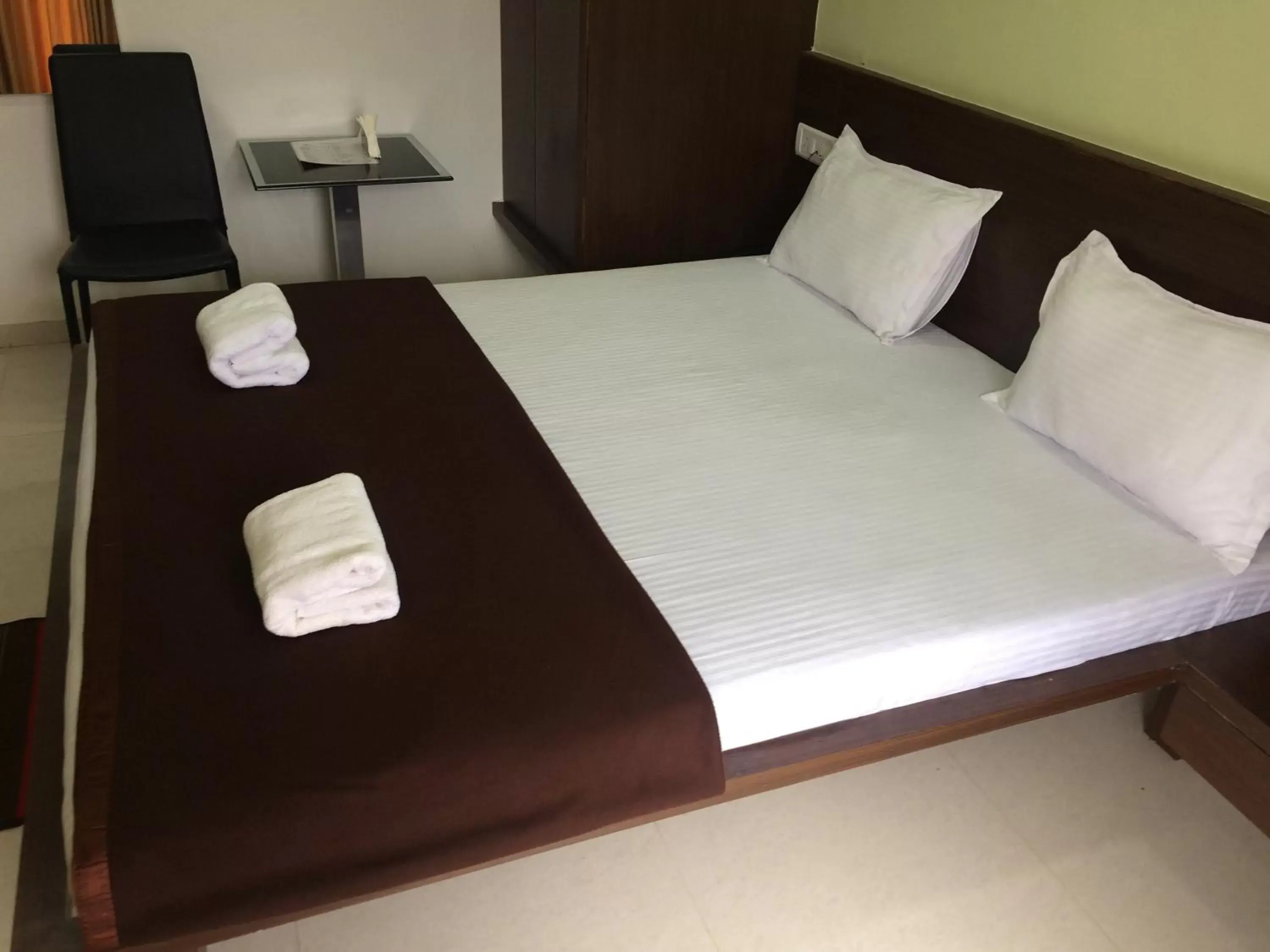 Bed in Hotel Shiva's Inn Bed in Hotel Shiva's Inn