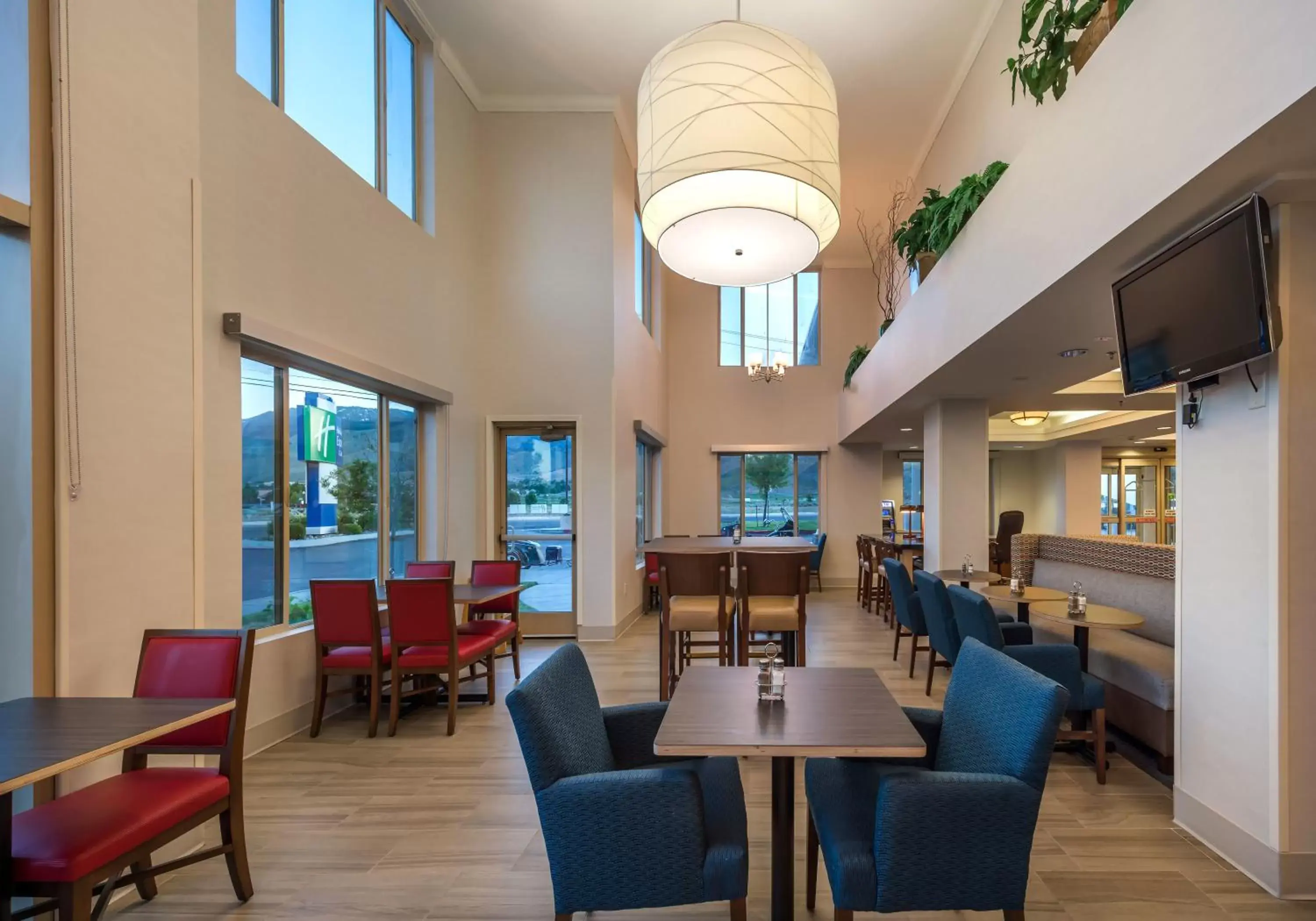 Breakfast, Restaurant/Places to Eat in Holiday Inn Express Hotel & Suites Carson City, an IHG Hotel