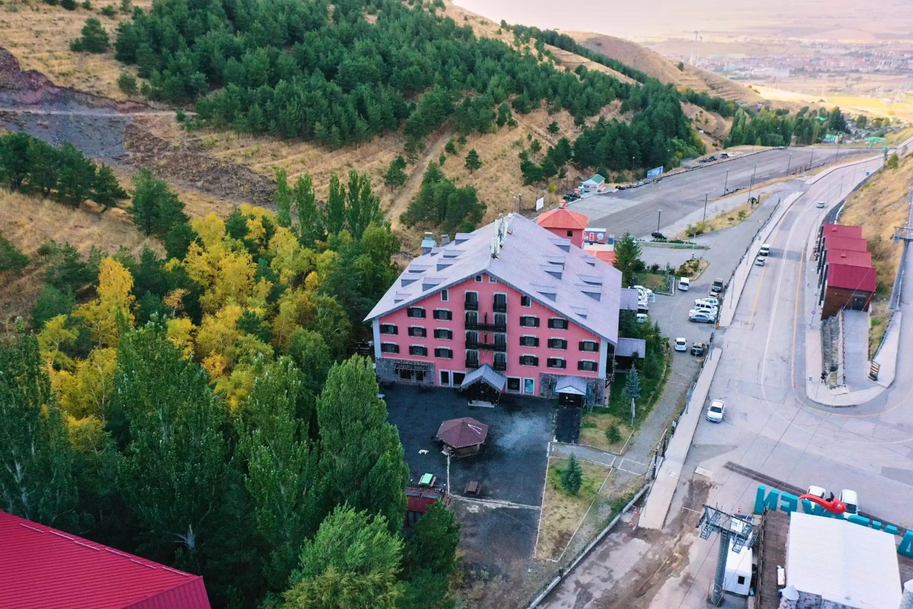 Property building, Bird's-eye View in Dedeman Palandoken Ski Lodge Hotel