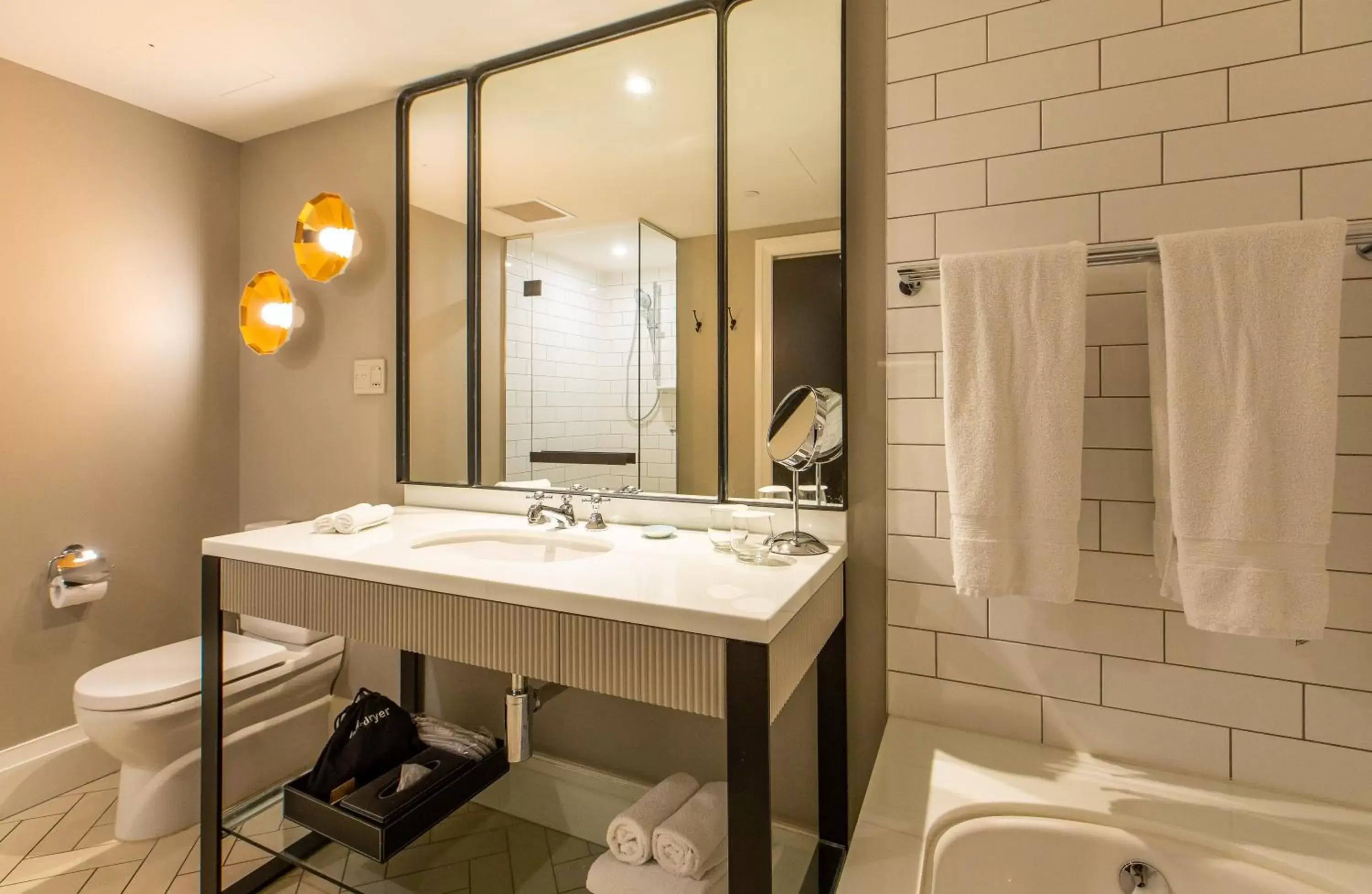 Shower, Bathroom in Mayfair Hotel