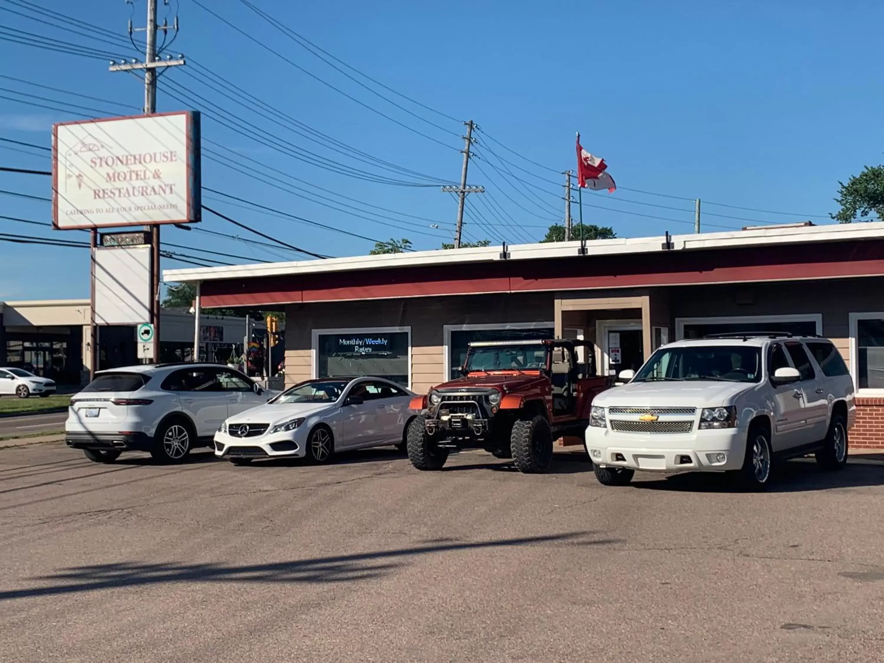 Property building in Stonehouse Motel and Restaurant