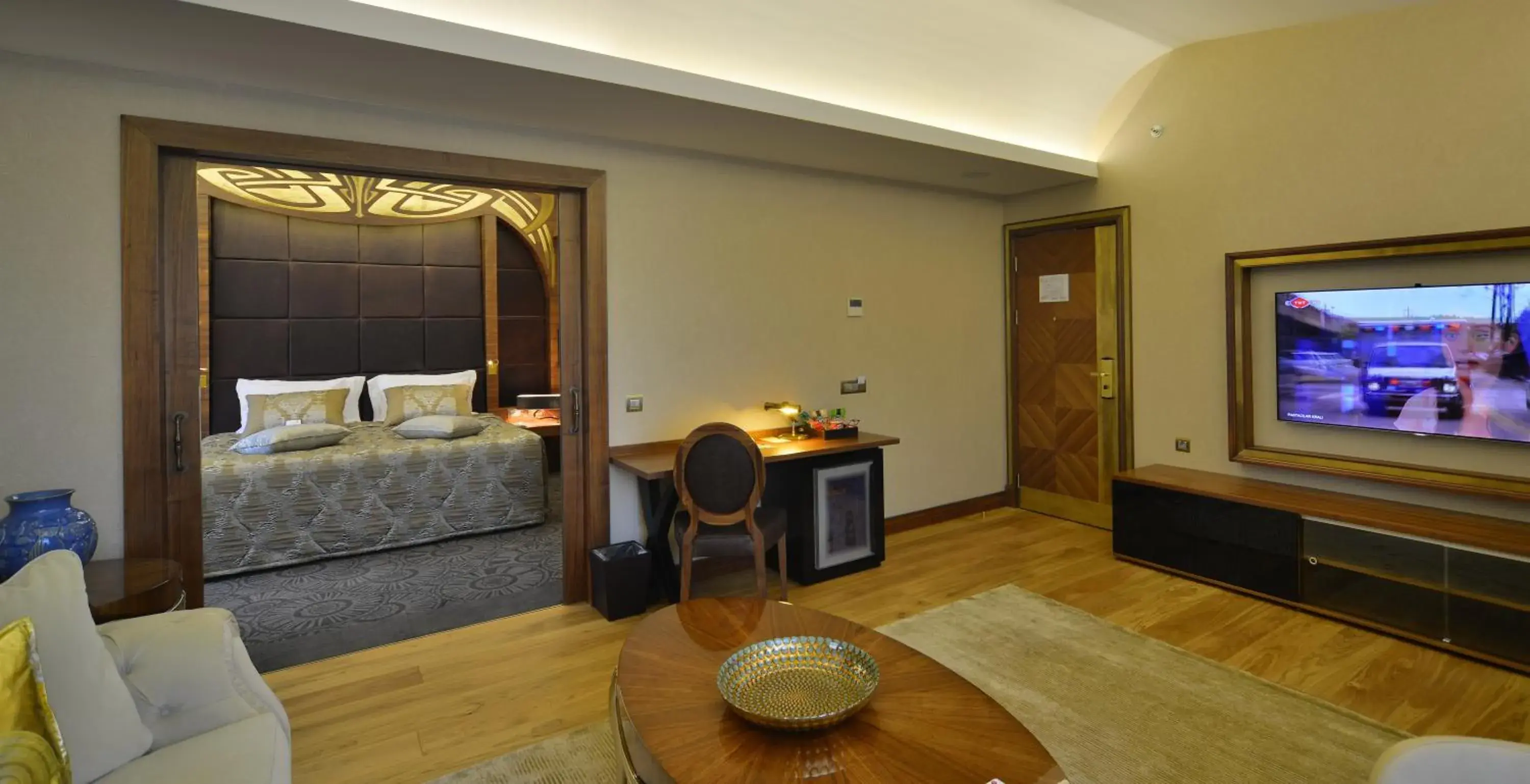View (from property/room), TV/Entertainment Center in Warwick Ankara