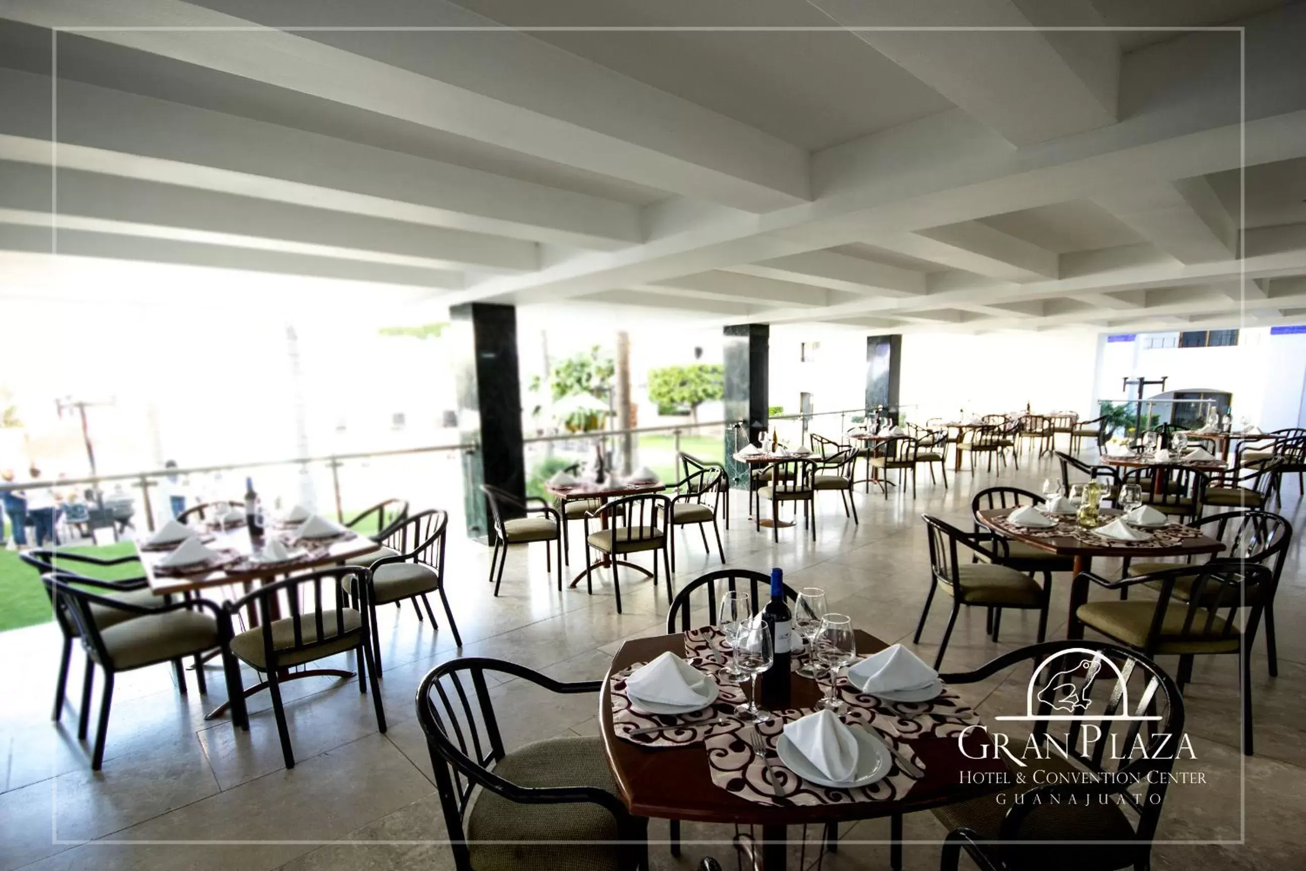 Restaurant/Places to Eat in Hotel Gran Plaza & Convention Center