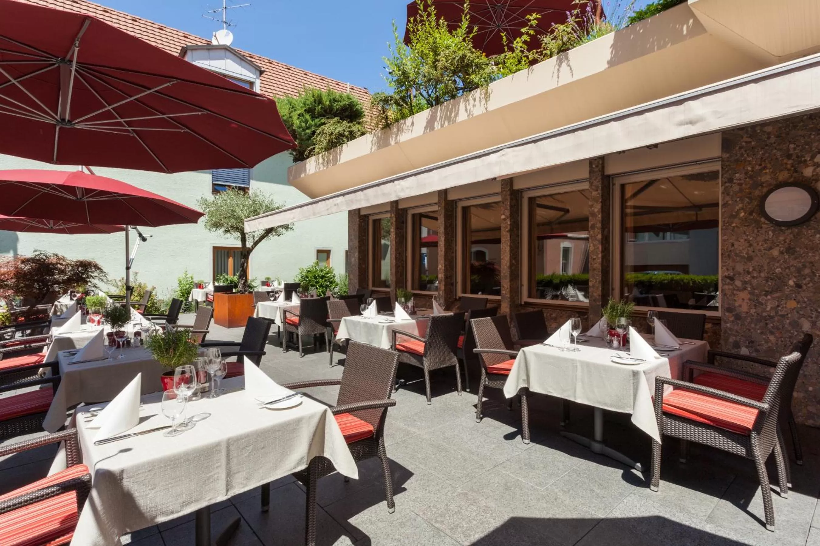 Restaurant/places to eat in Hotel Germania