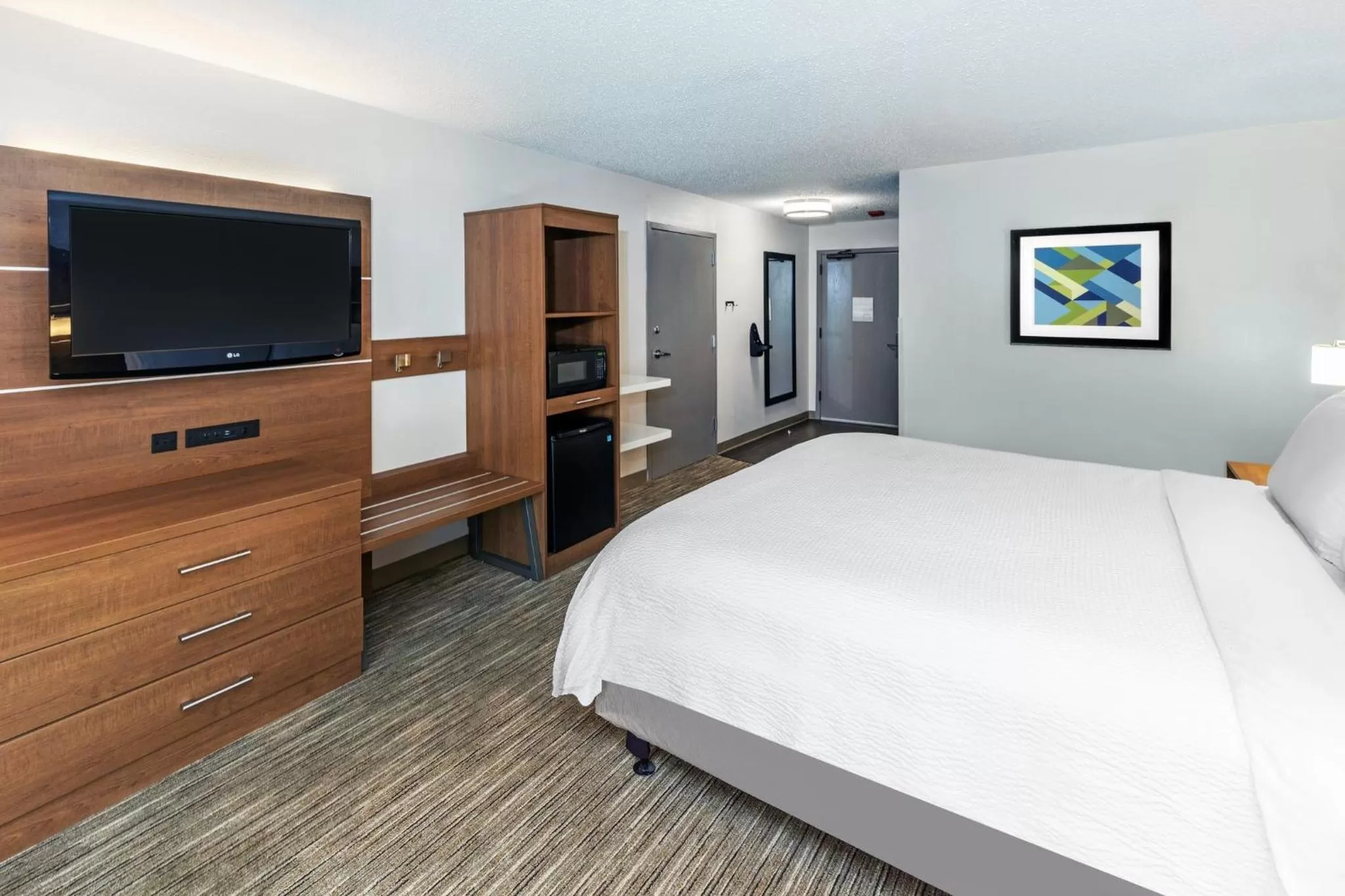 Photo of the whole room, Bed in Holiday Inn Express & Suites Sulphur - Lake Charles by IHG