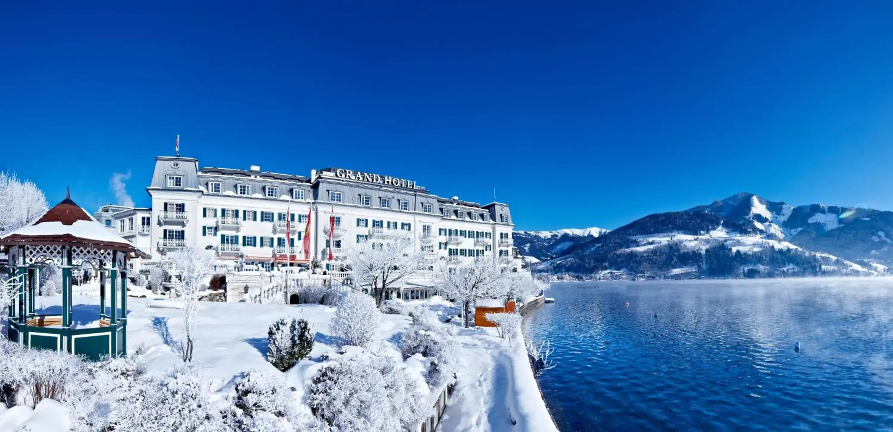 Facade/entrance, Winter in Grand Hotel Zell am See