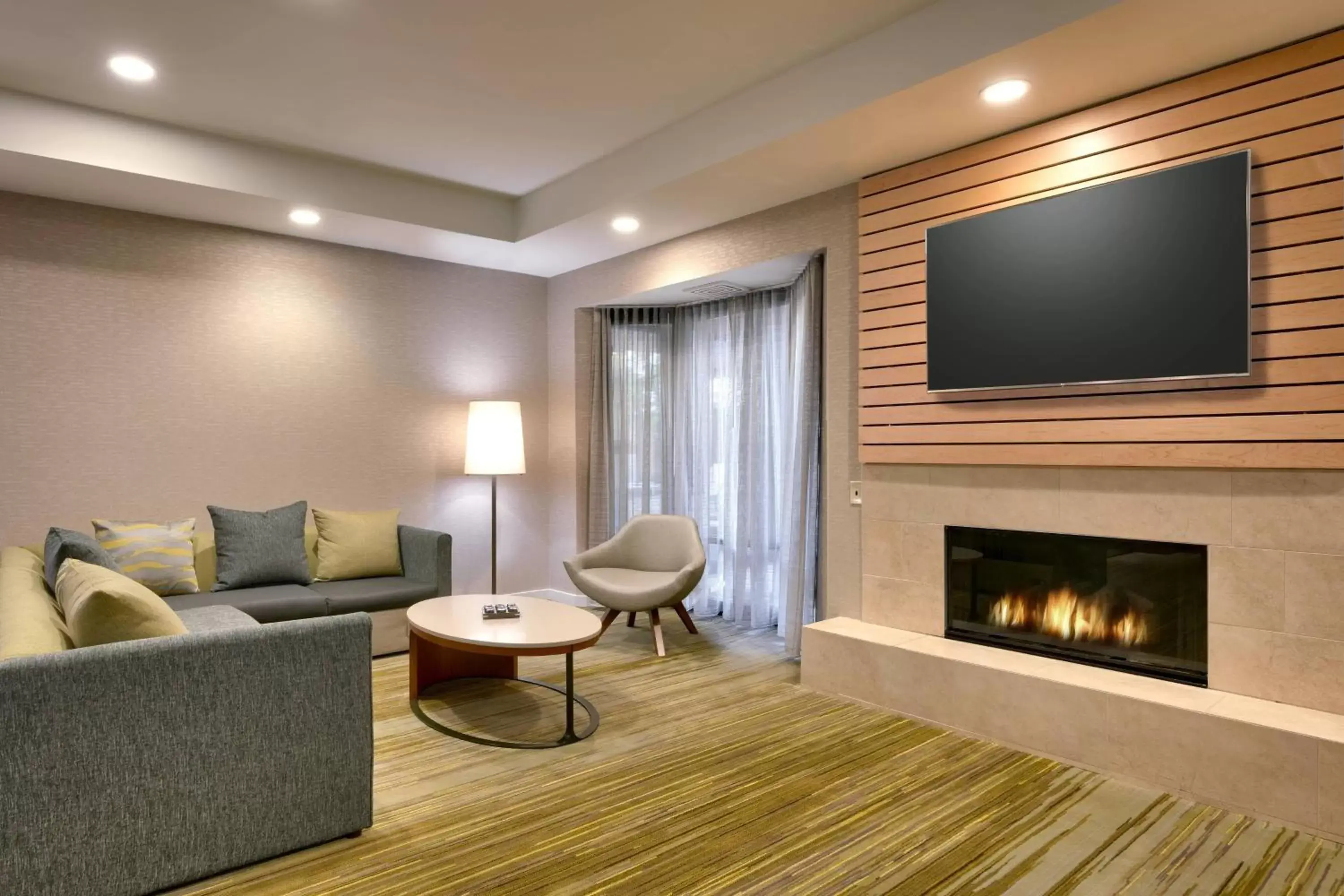 Lobby or reception, TV/Entertainment Center in Courtyard by Marriott Oklahoma City Northwest