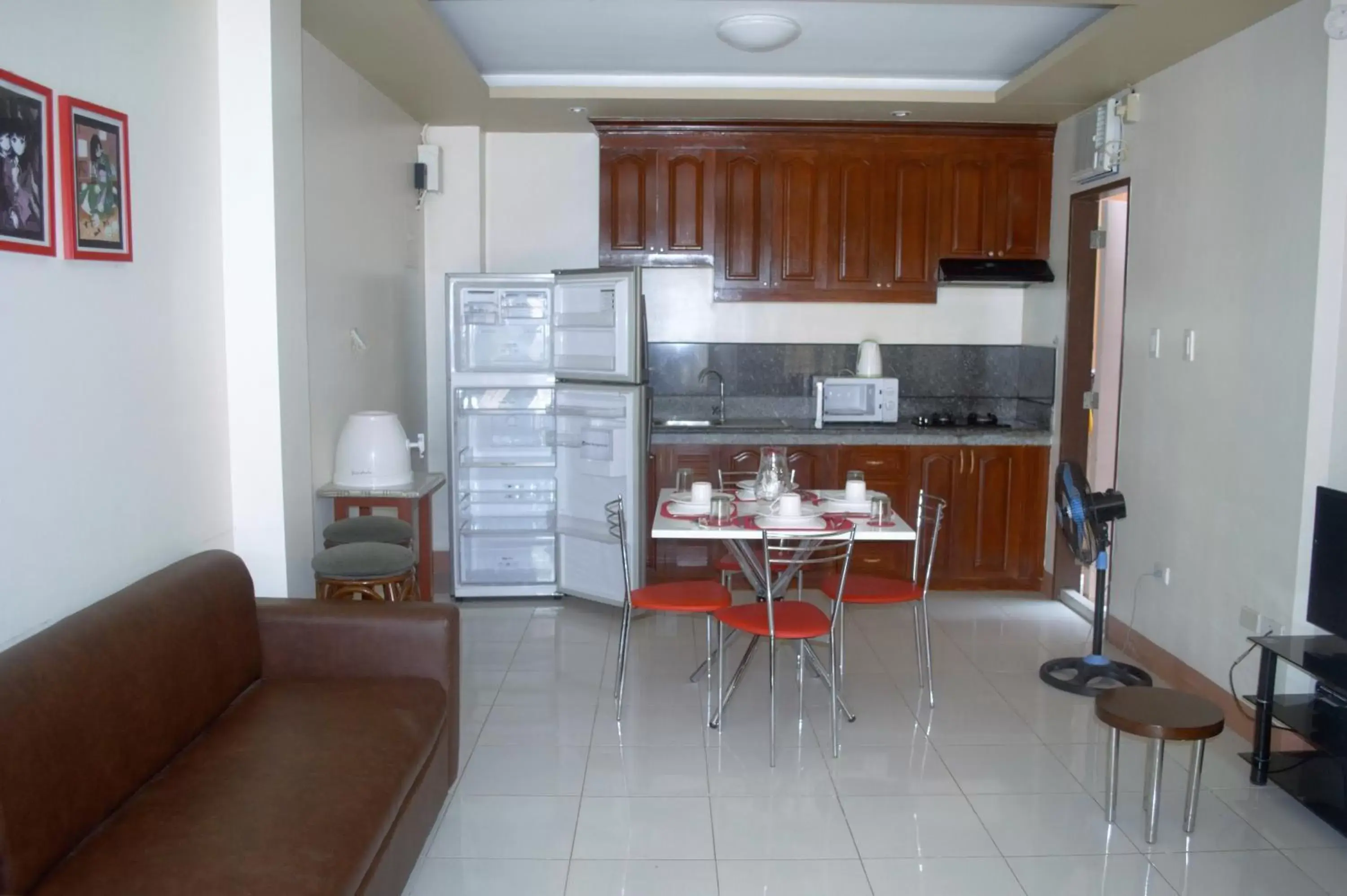 Kitchen or kitchenette, Kitchen/Kitchenette in Manora Apartment