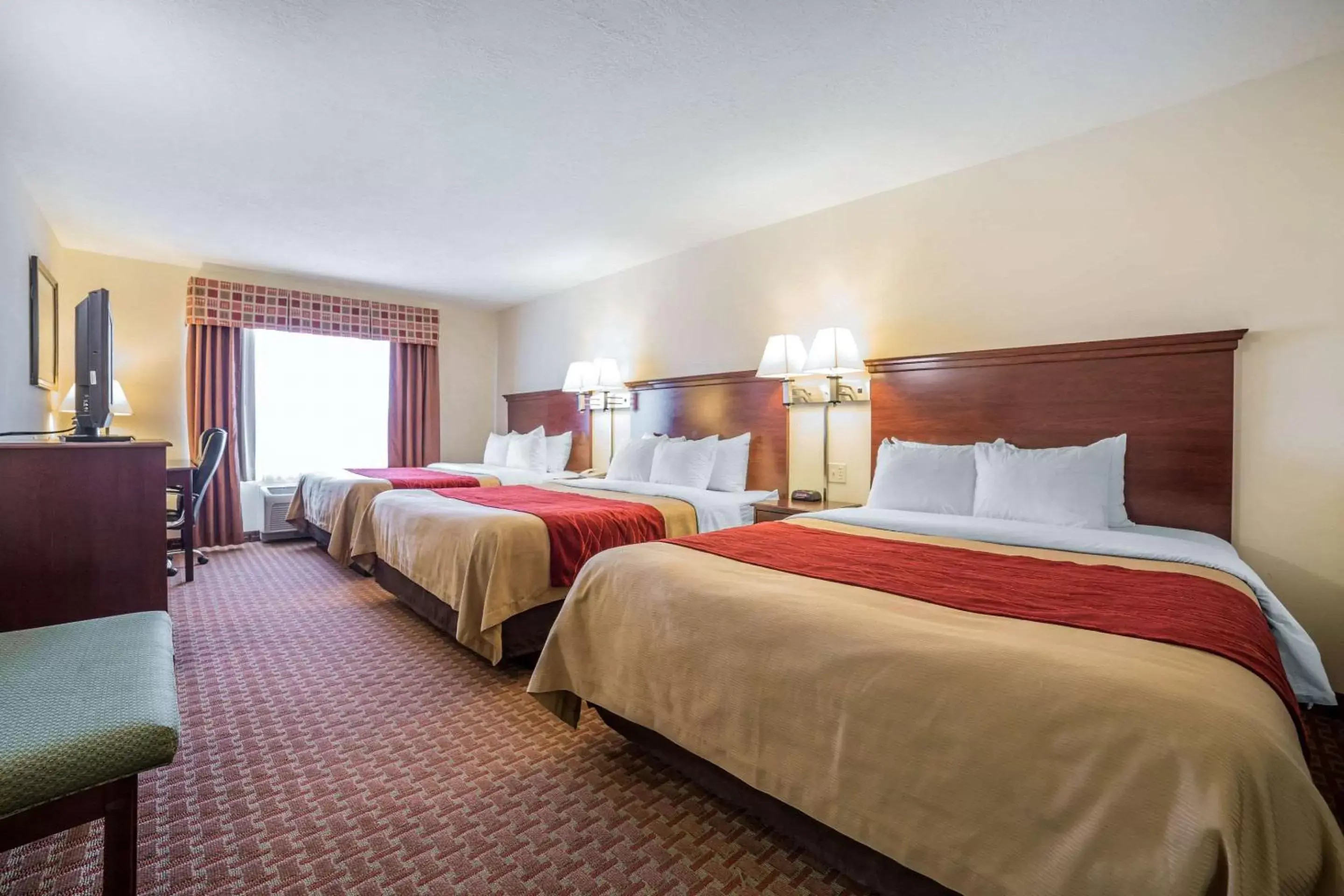 Photo of the whole room, Bed in Comfort Inn & Suites Rock Springs-Green River