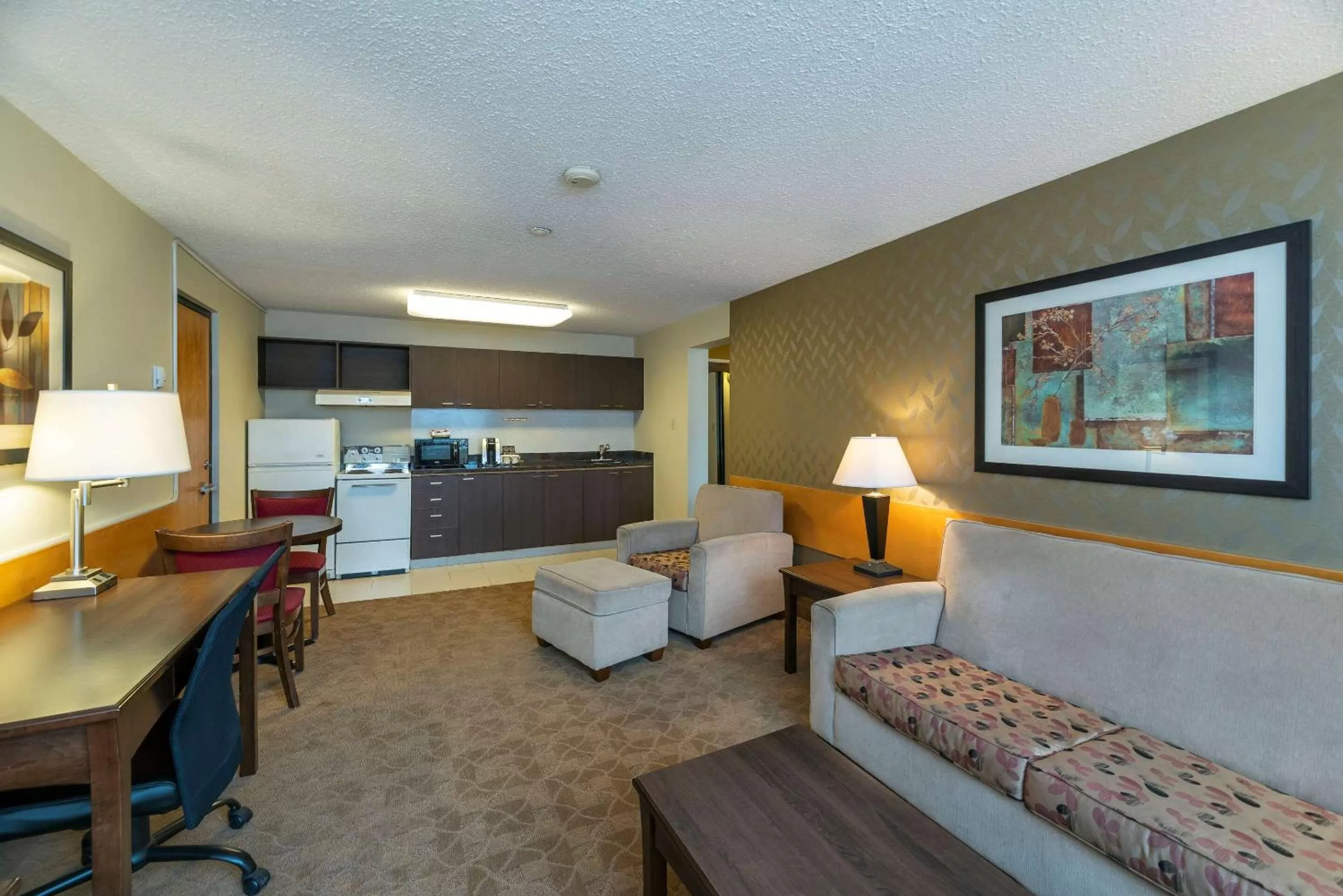 Photo of the whole room in Quality Inn