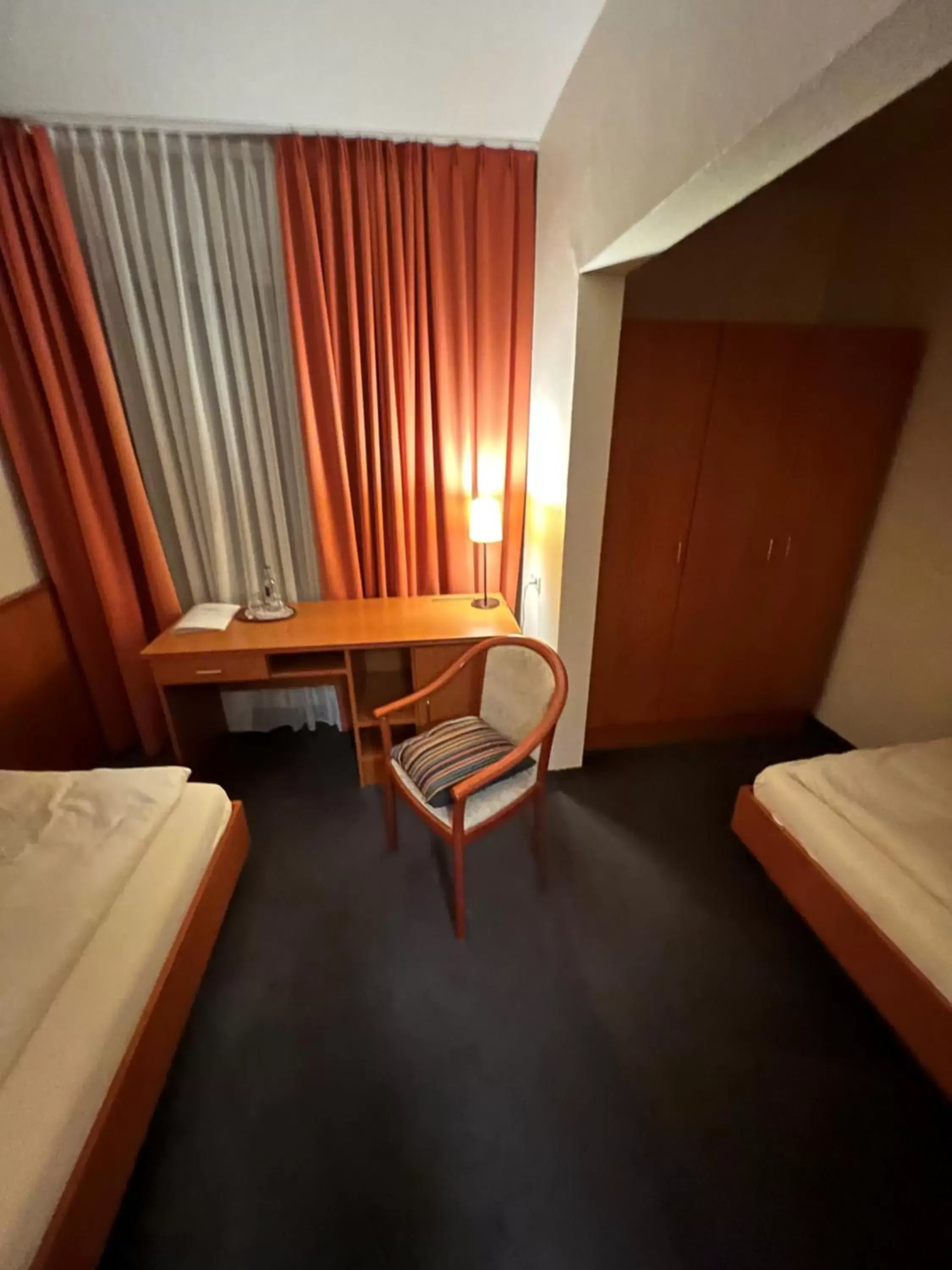 Economy Triple Room in Hotel Exquisit Economy Triple Room in Hotel Exquisit