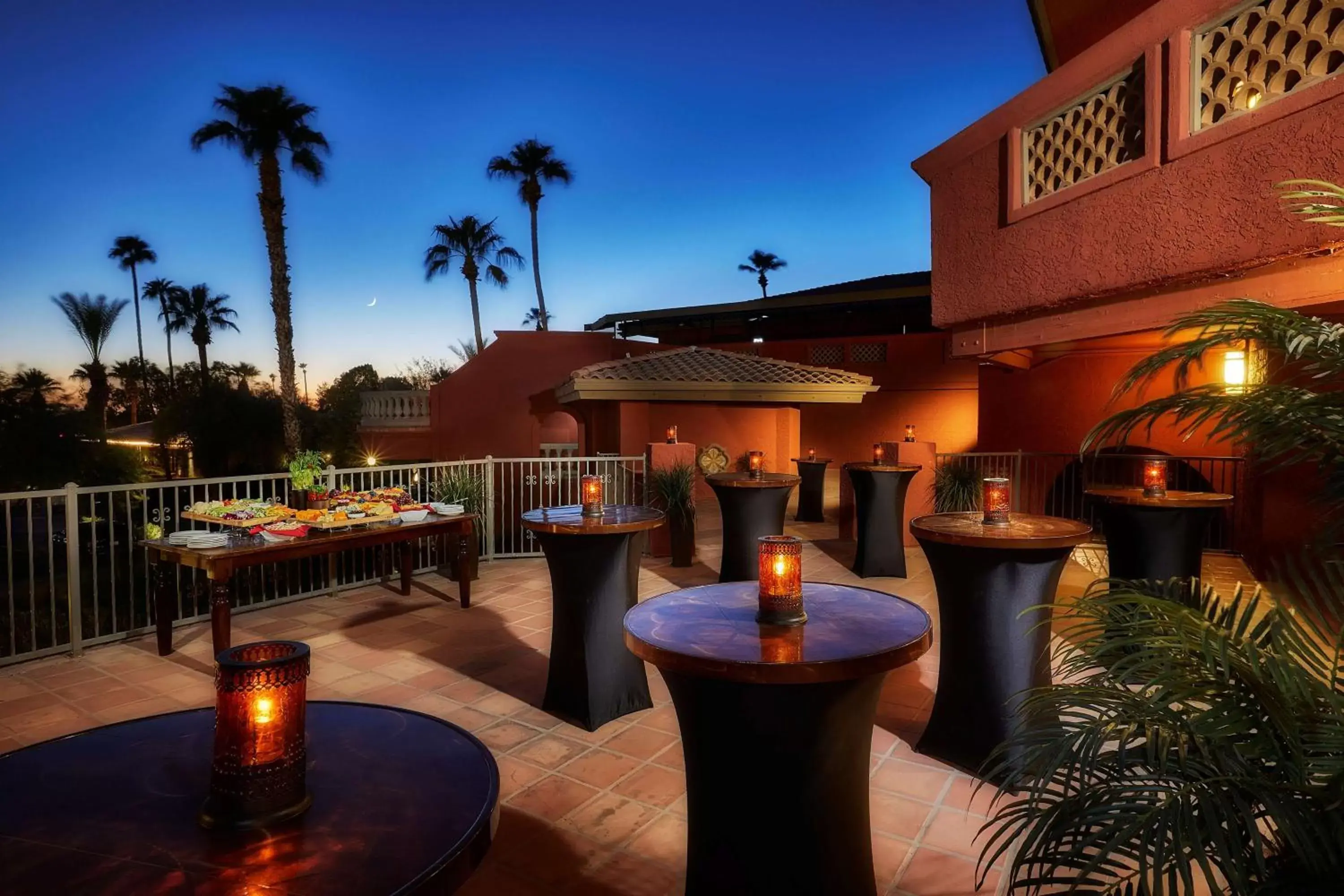 Patio in Hilton Phoenix Resort at the Peak Patio in Hilton Phoenix Resort at the Peak