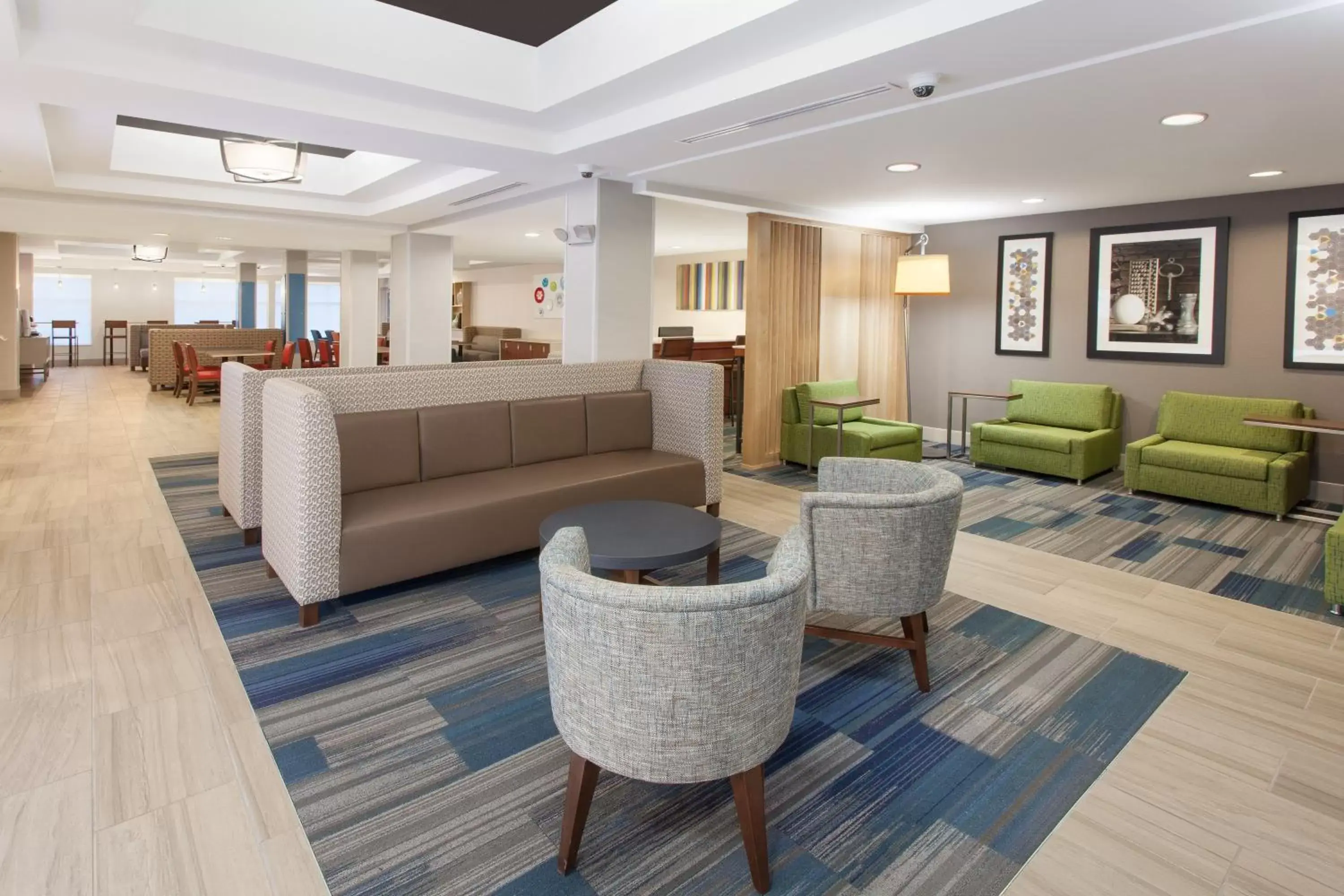 Property building, Lobby/Reception in Holiday Inn Express Hotel & Suites Lake Zurich-Barrington, an IHG Hotel