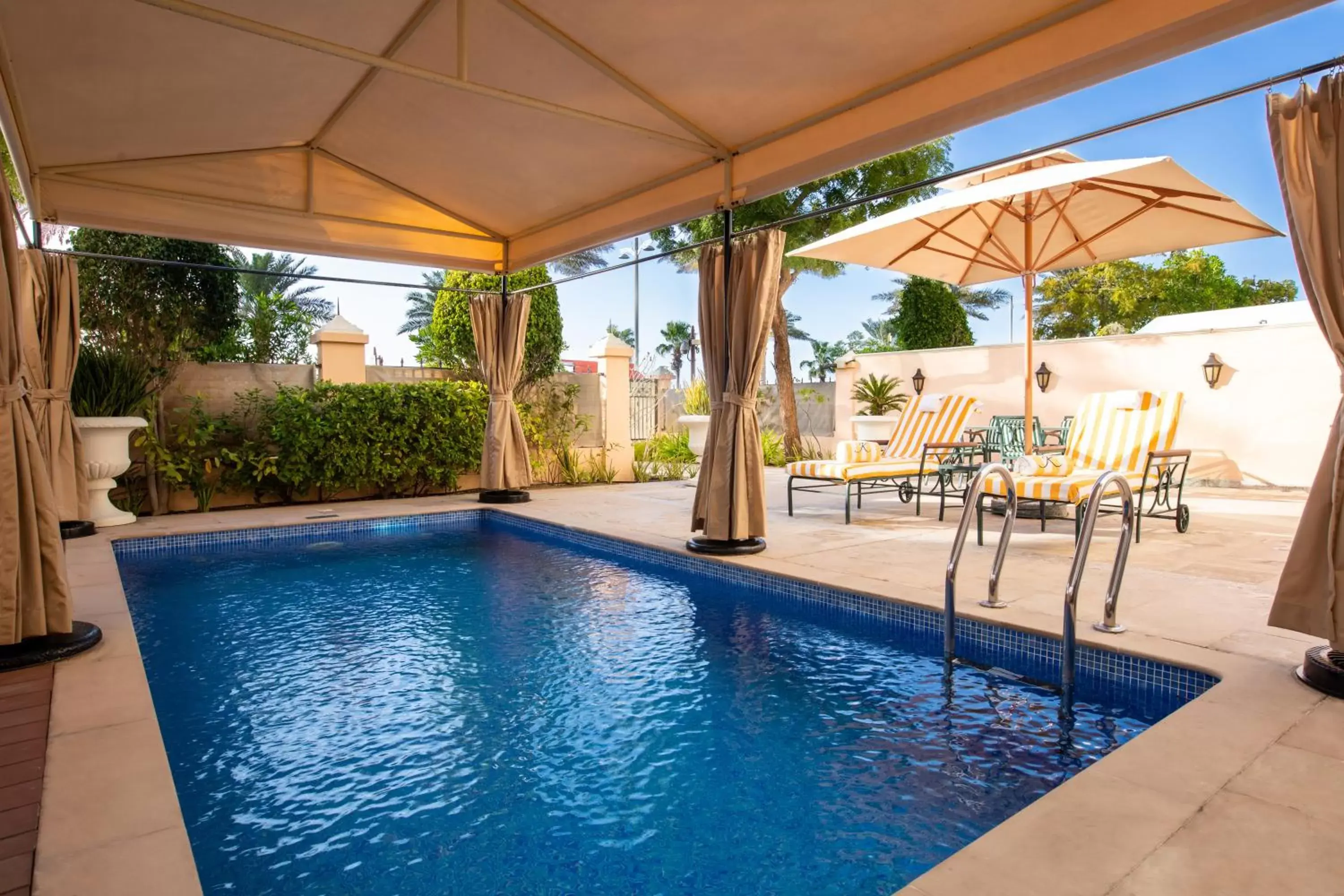 Balcony/Terrace, Swimming Pool in Kempinski Hotel & Residences Palm Jumeirah