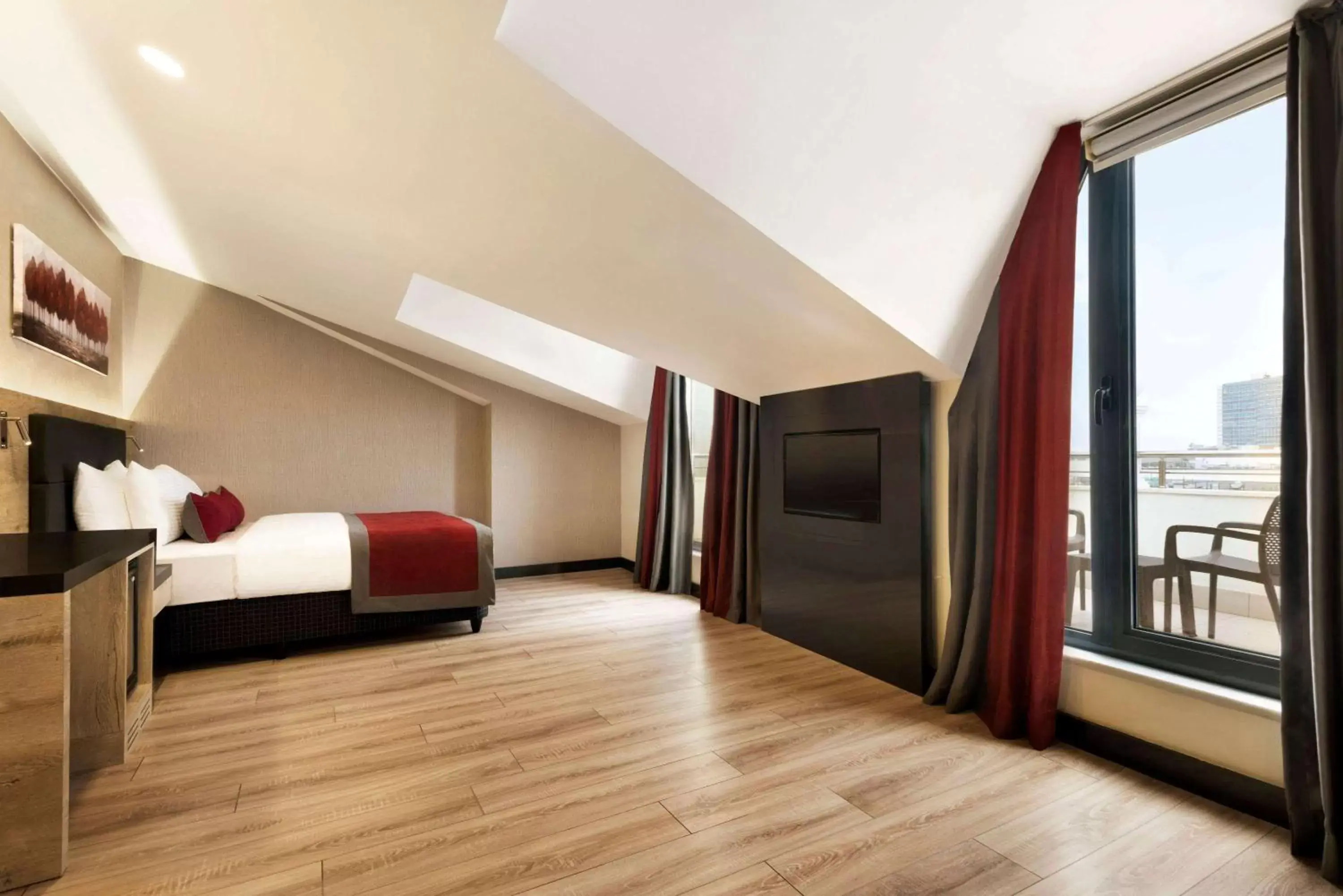 Photo of the whole room, Bed in Ramada Encore by Wyndham Gebze Photo of the whole room, Bed in Ramada Encore by Wyndham Gebze