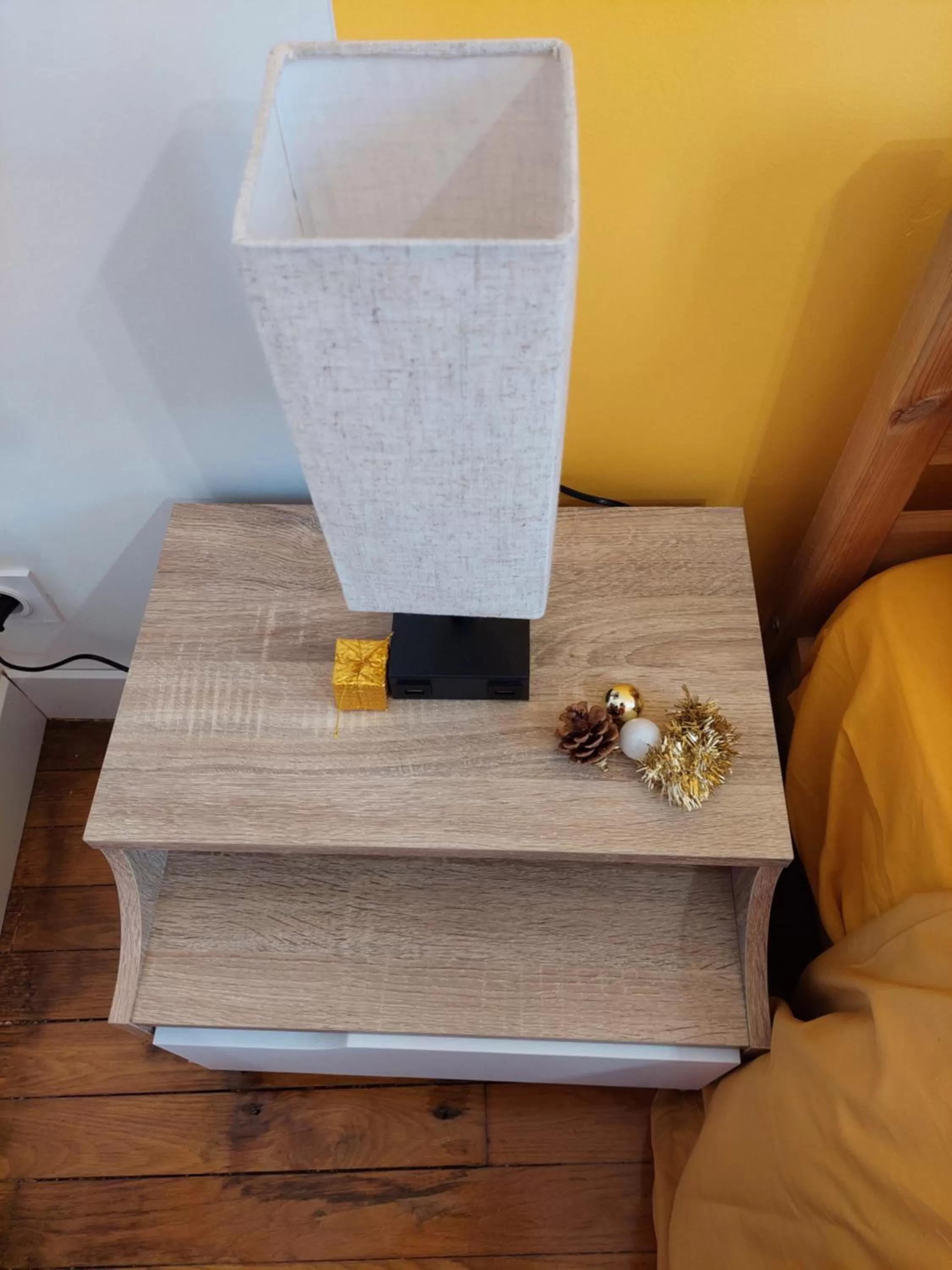 Bedroom in Kilomètre 99