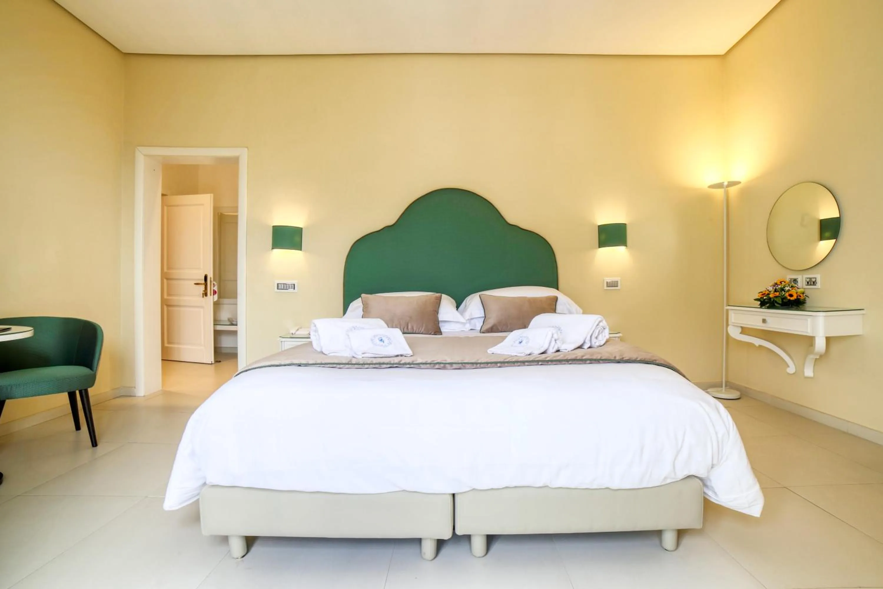 Photo of the whole room, Bed in Palazzo Confalone