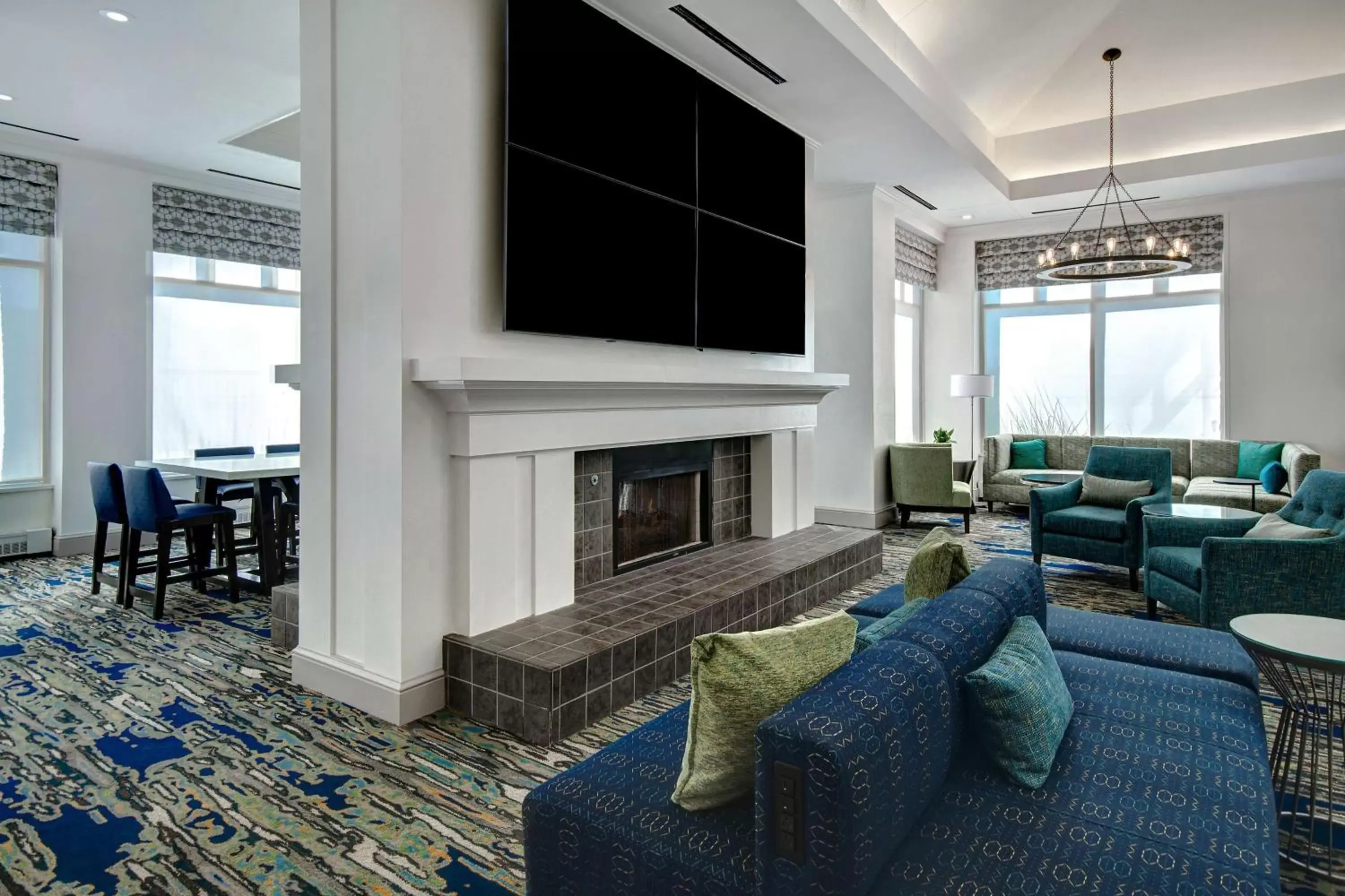 Lobby or reception, Seating Area in Hilton Garden Inn Detroit Metro Airport