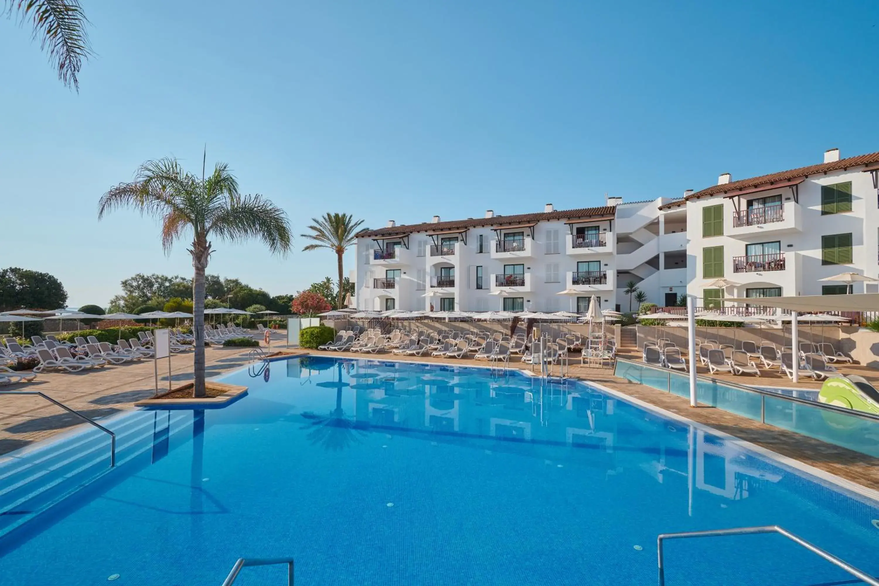 Swimming Pool in Hipotels Cala Bona Club