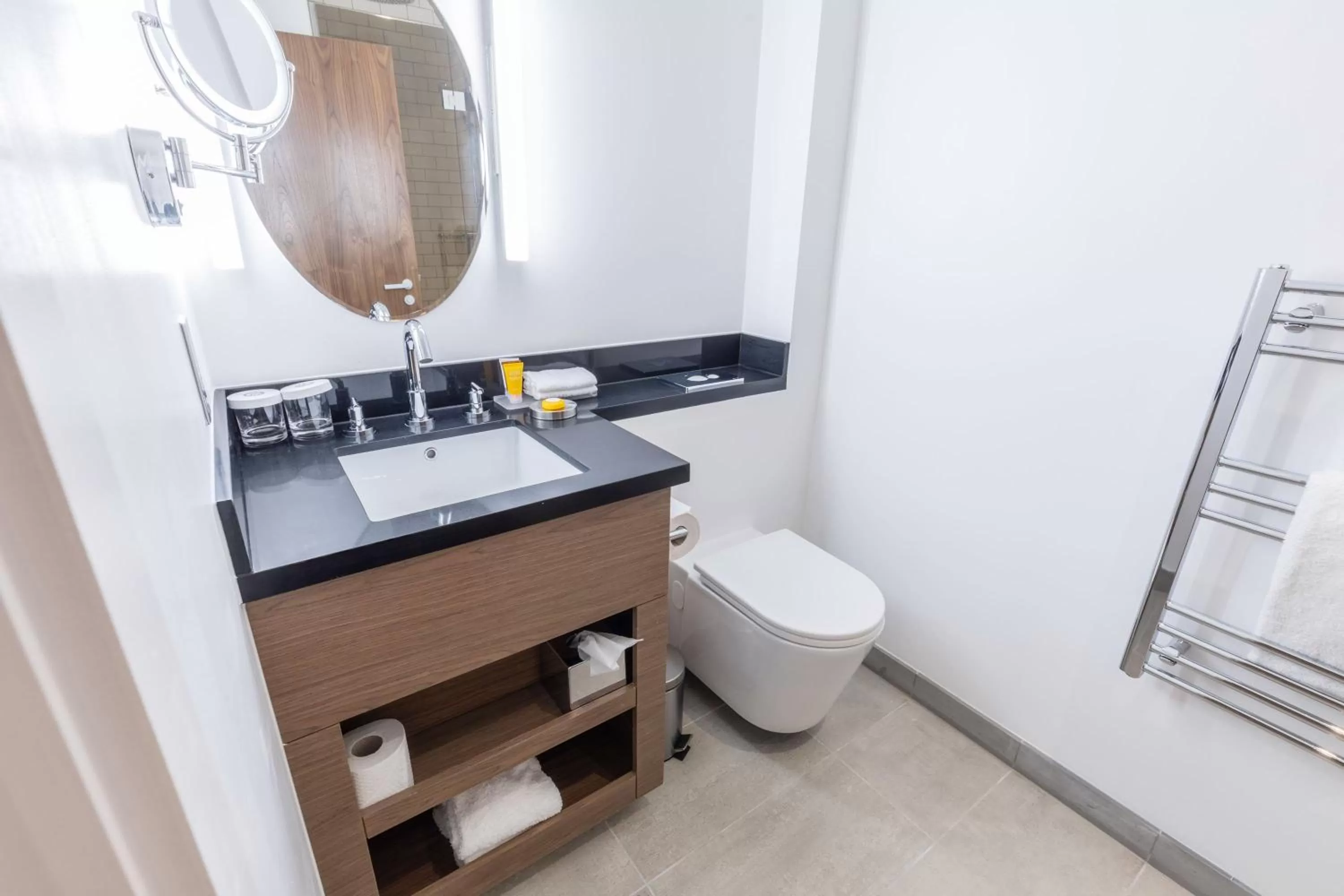 Bathroom in Sandman Signature Aberdeen Hotel & Spa