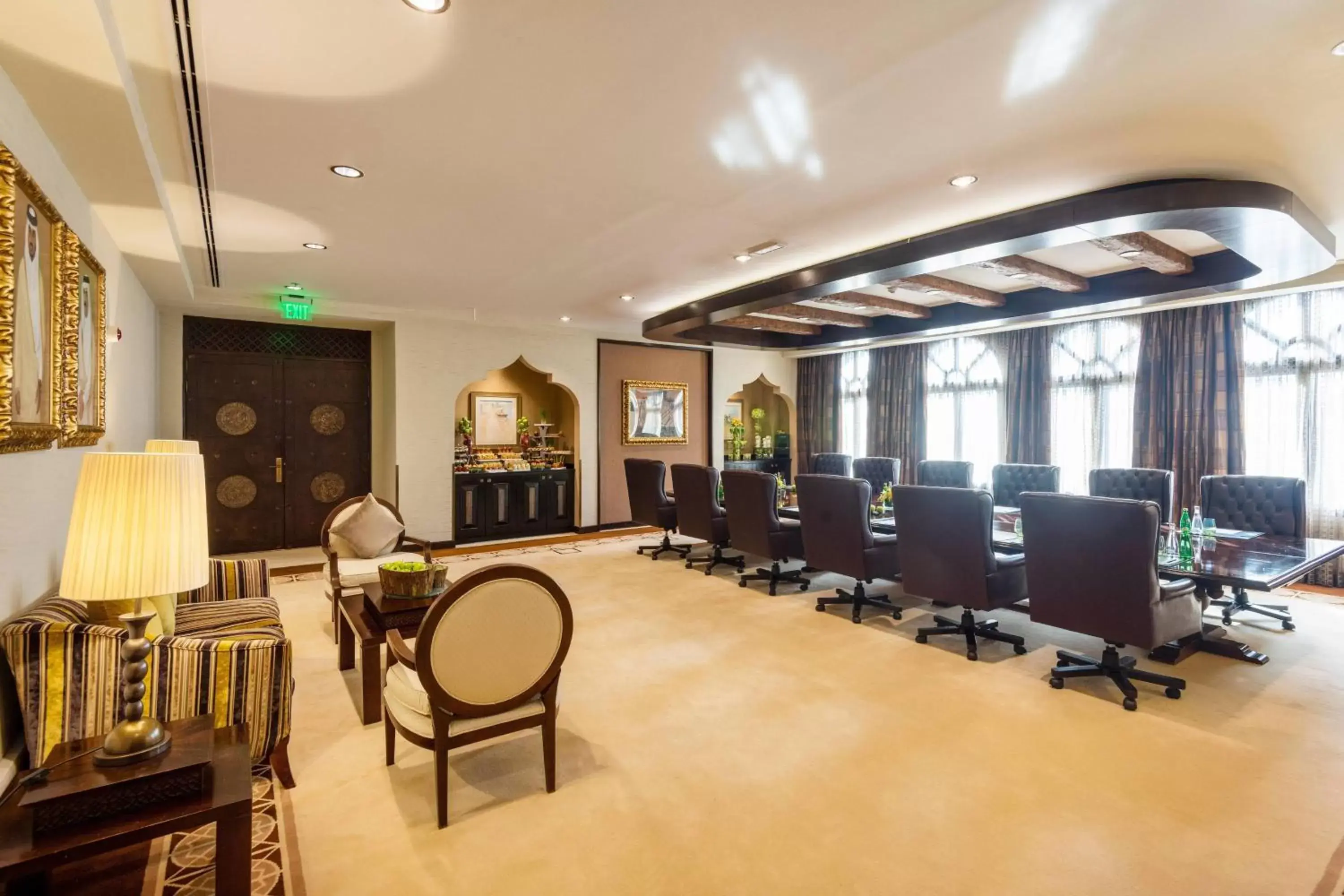Meeting/conference room, Restaurant/Places to Eat in Sharq Village & Spa, a Ritz-Carlton Hotel