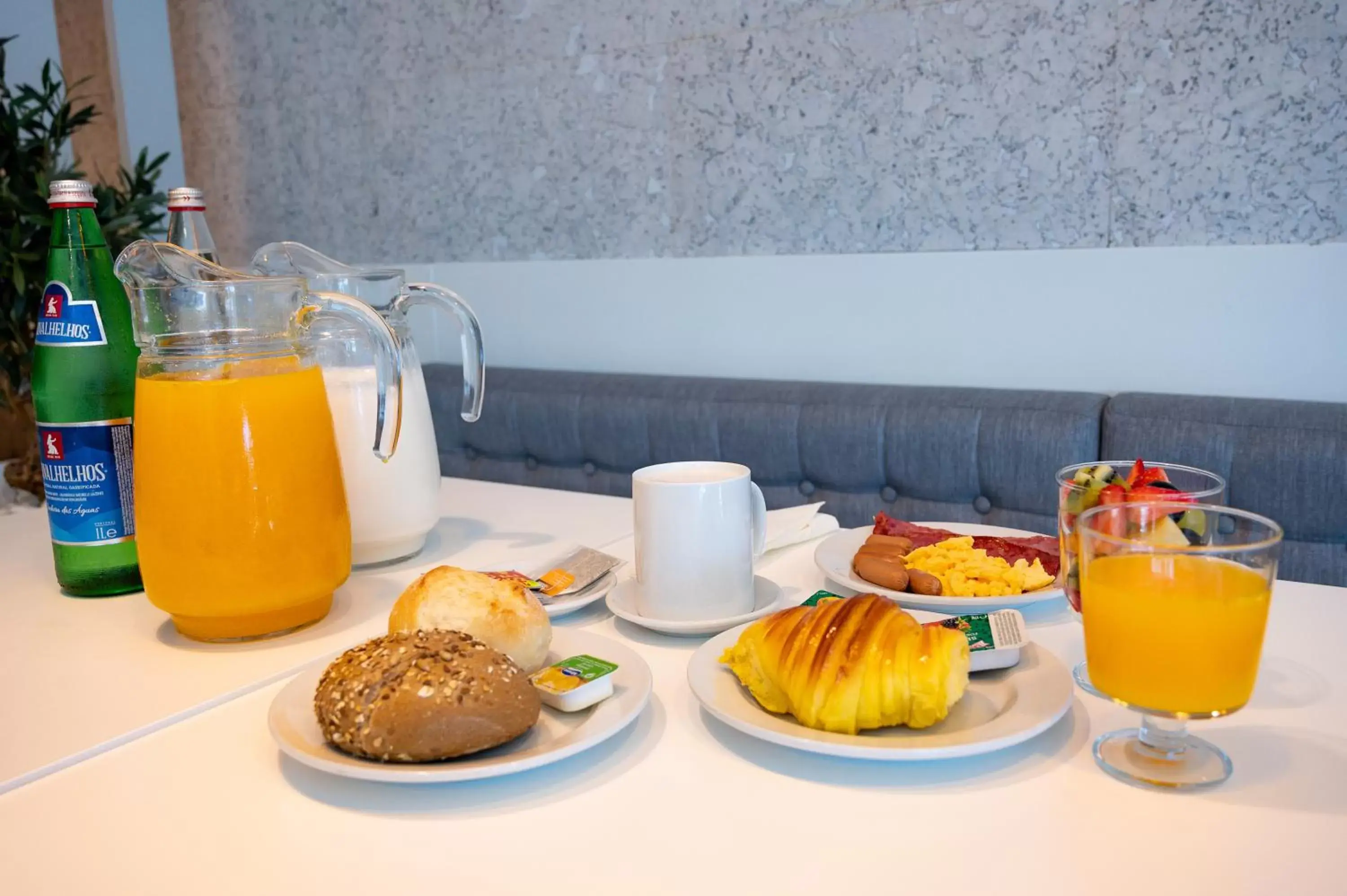 Breakfast in Park Hotel Porto Aeroporto